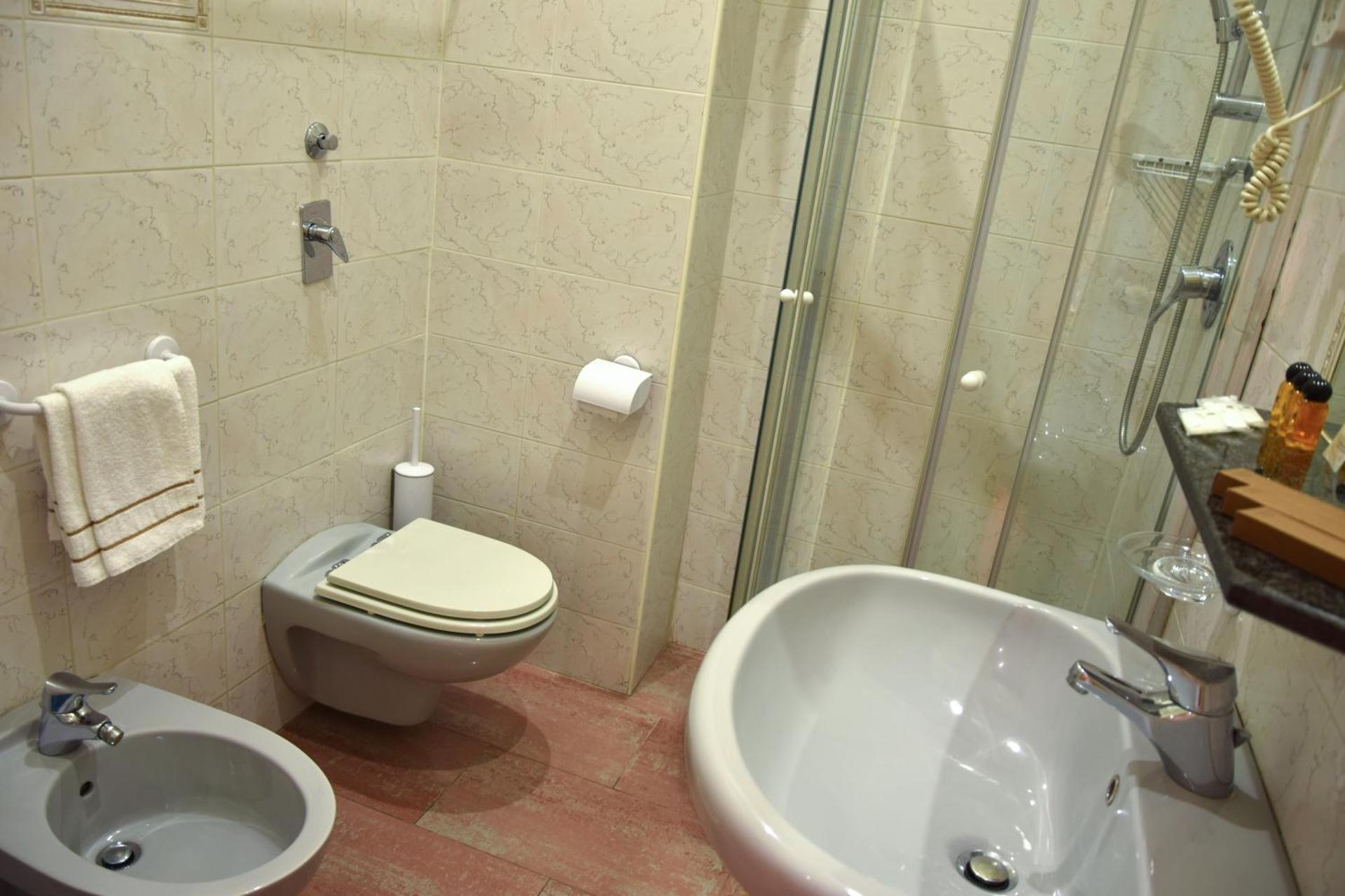 Hotel Losanna - Photo 25