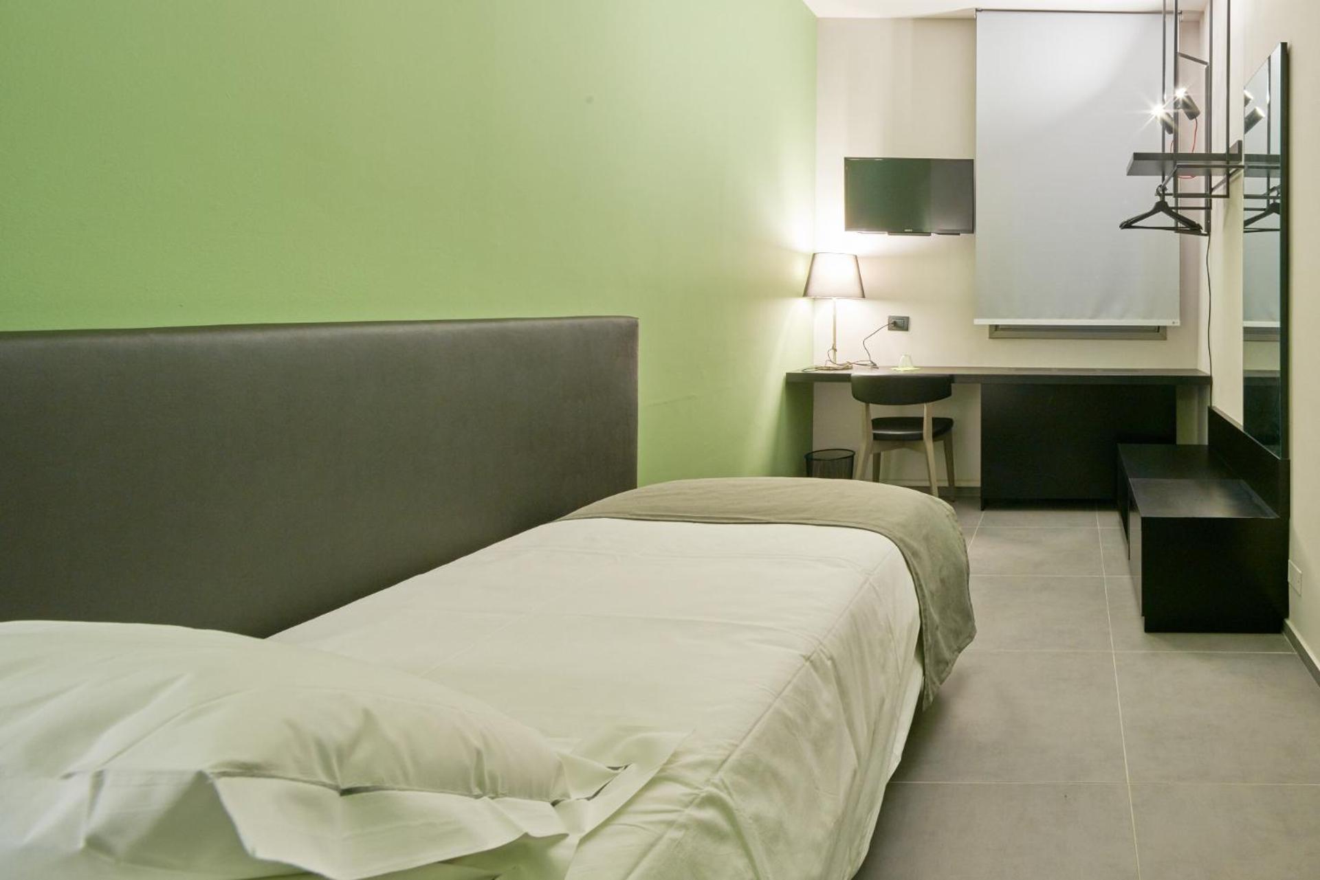 Smart Hotel - Photo 2