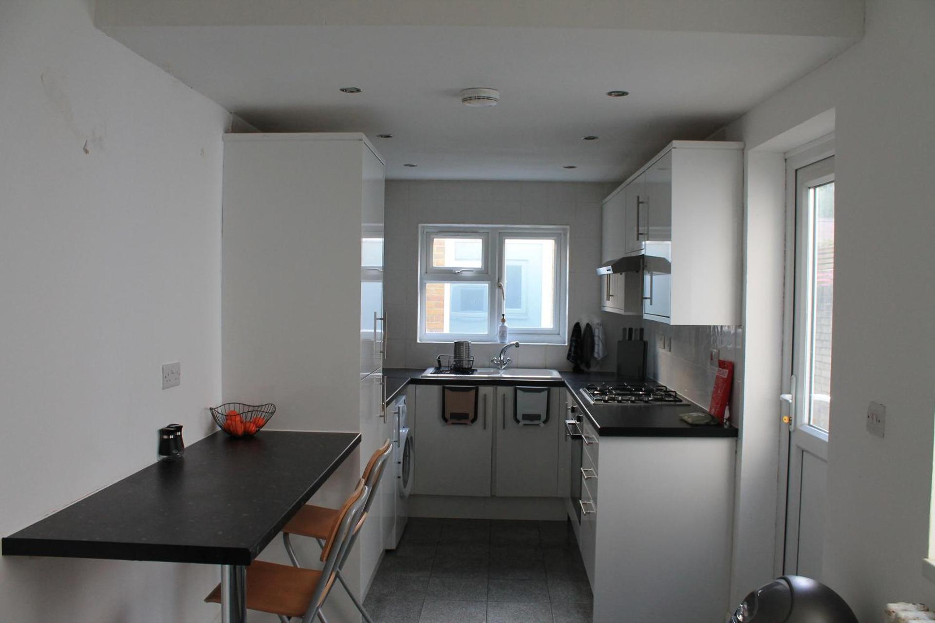 City Reach Retreat Spacious 4Bed House Startford Maryland Great Transport Links - Photo 13