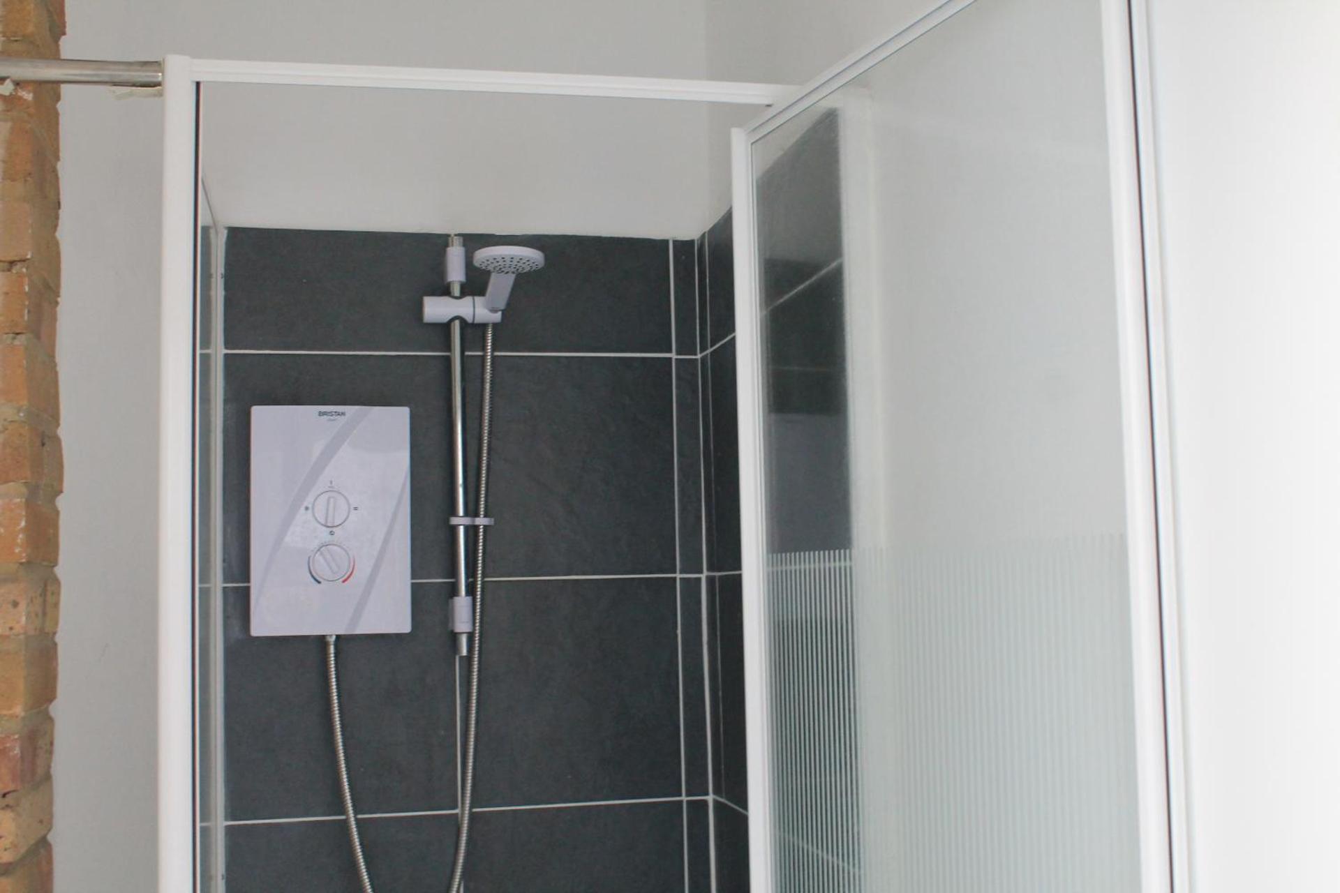 City Reach Retreat Spacious 4Bed House Startford Maryland Great Transport Links - Photo 43