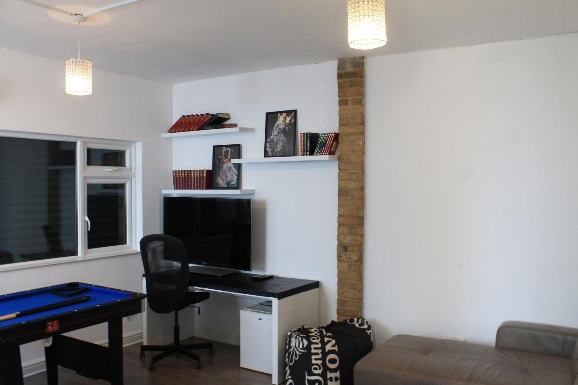 City Reach Retreat Spacious 4Bed House Startford Maryland Great Transport Links - Photo 50