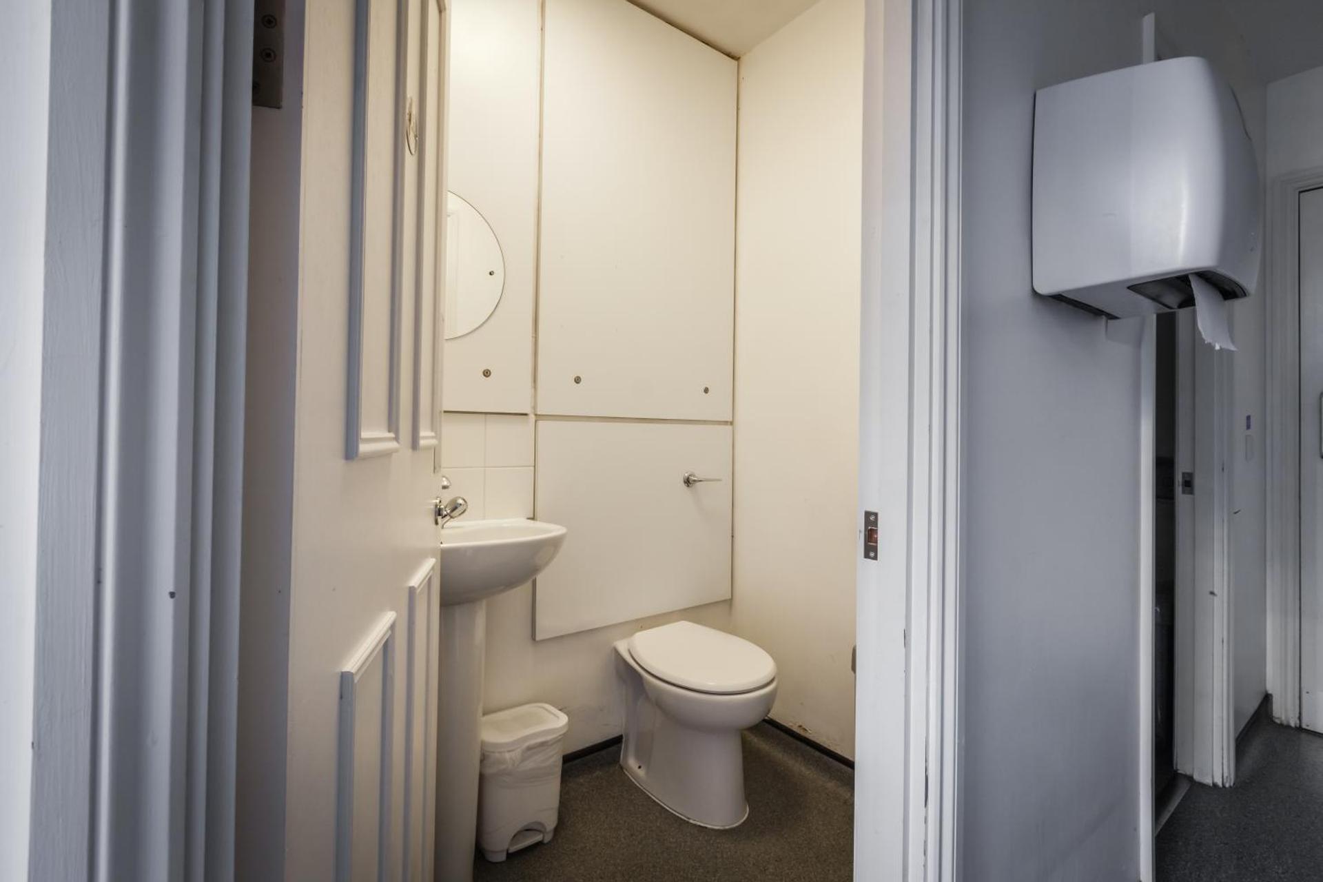 LSE Passfield Hall - Photo 45