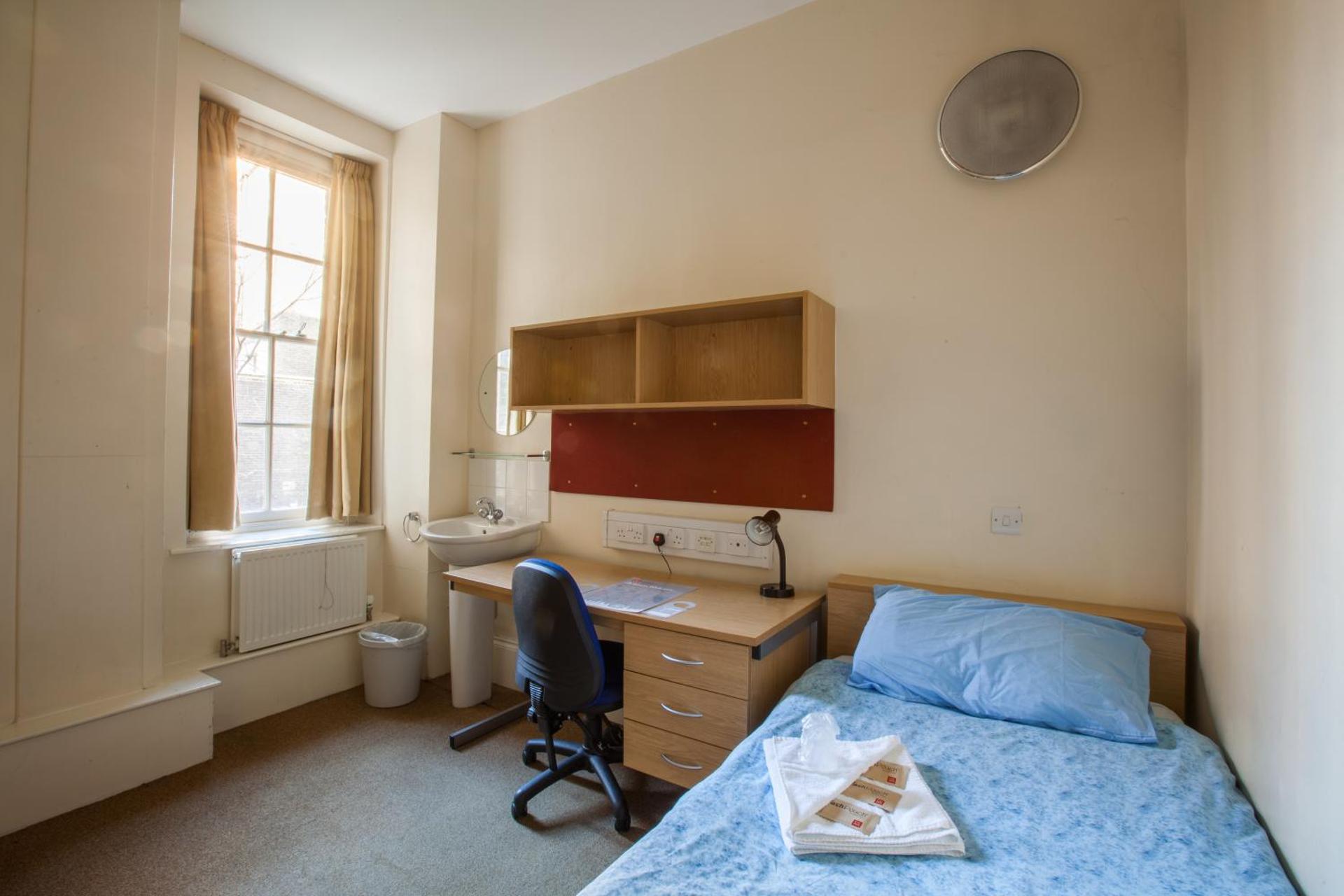 LSE Passfield Hall - Photo 13