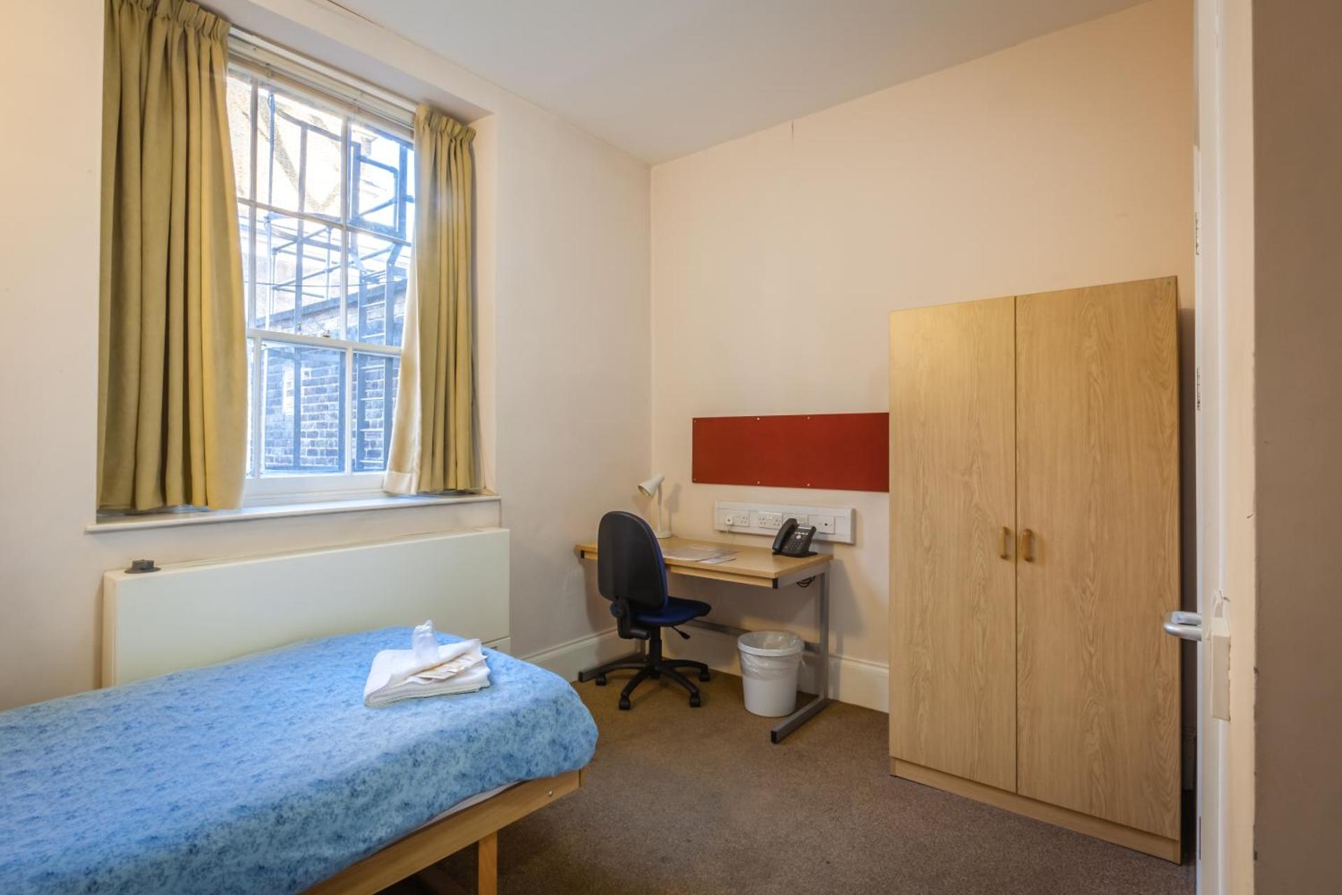 LSE Passfield Hall - Photo 9