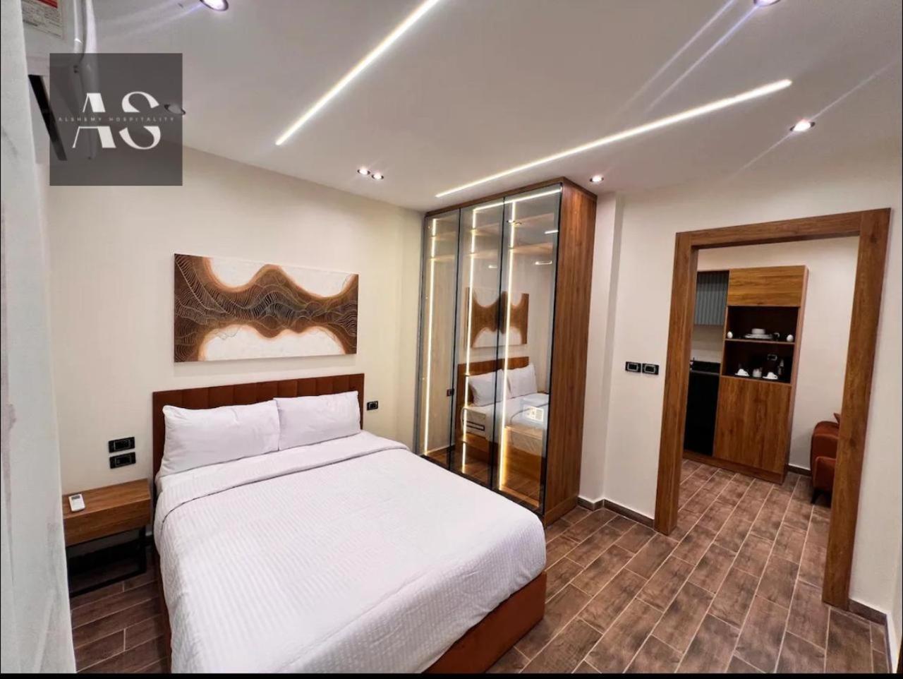 Elite Boutique Hotel - Photo 43