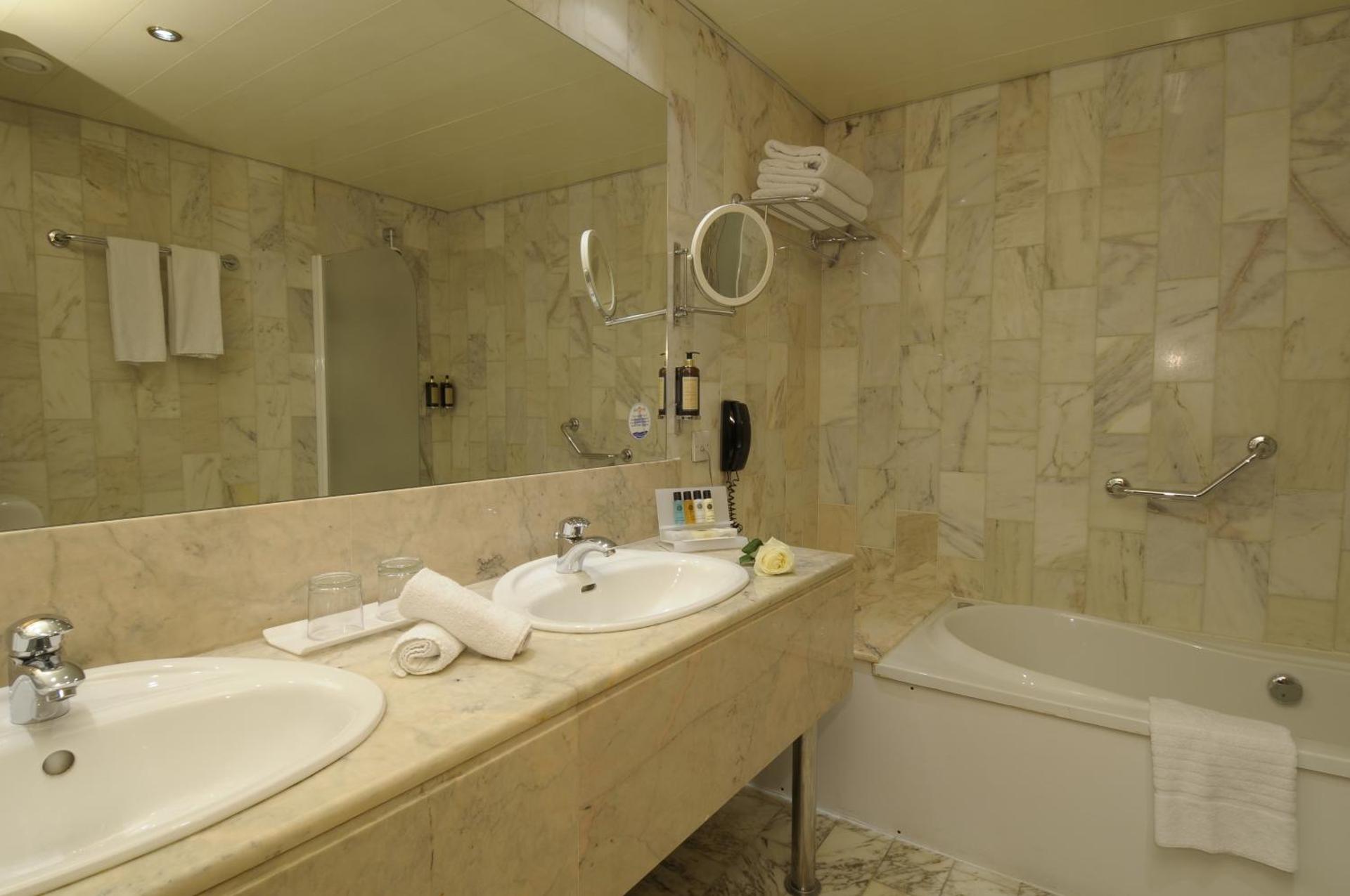 Castelli Hotel Nicosia - Photo 13