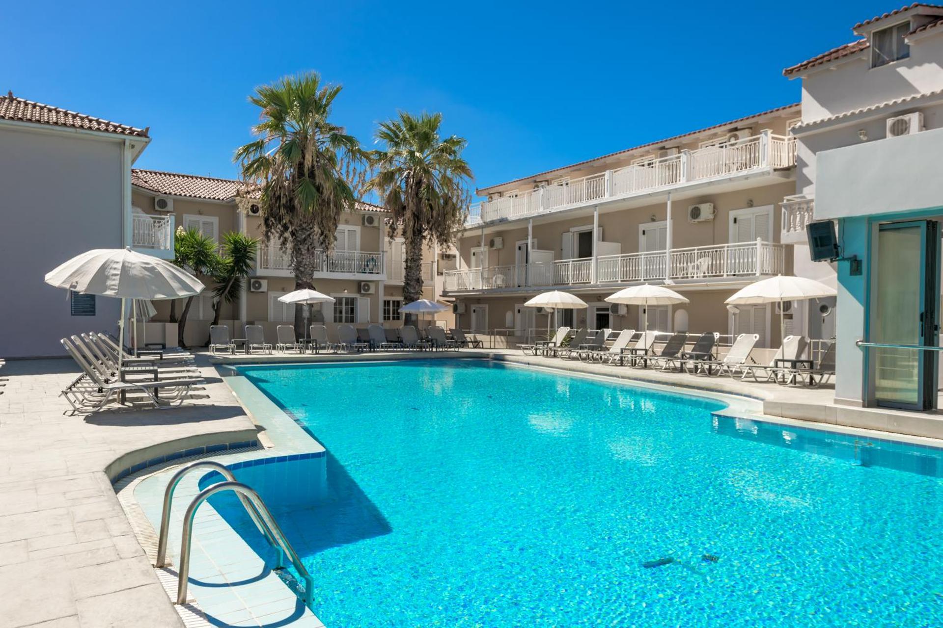 Canadian Hotel - Photo 4