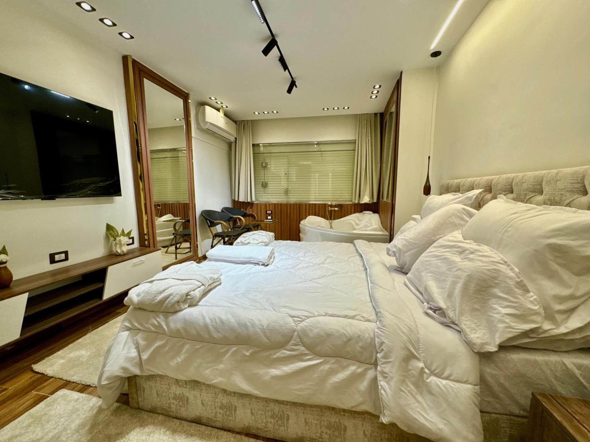 Shiny Pyramids Boutique Hotel - Photo 44