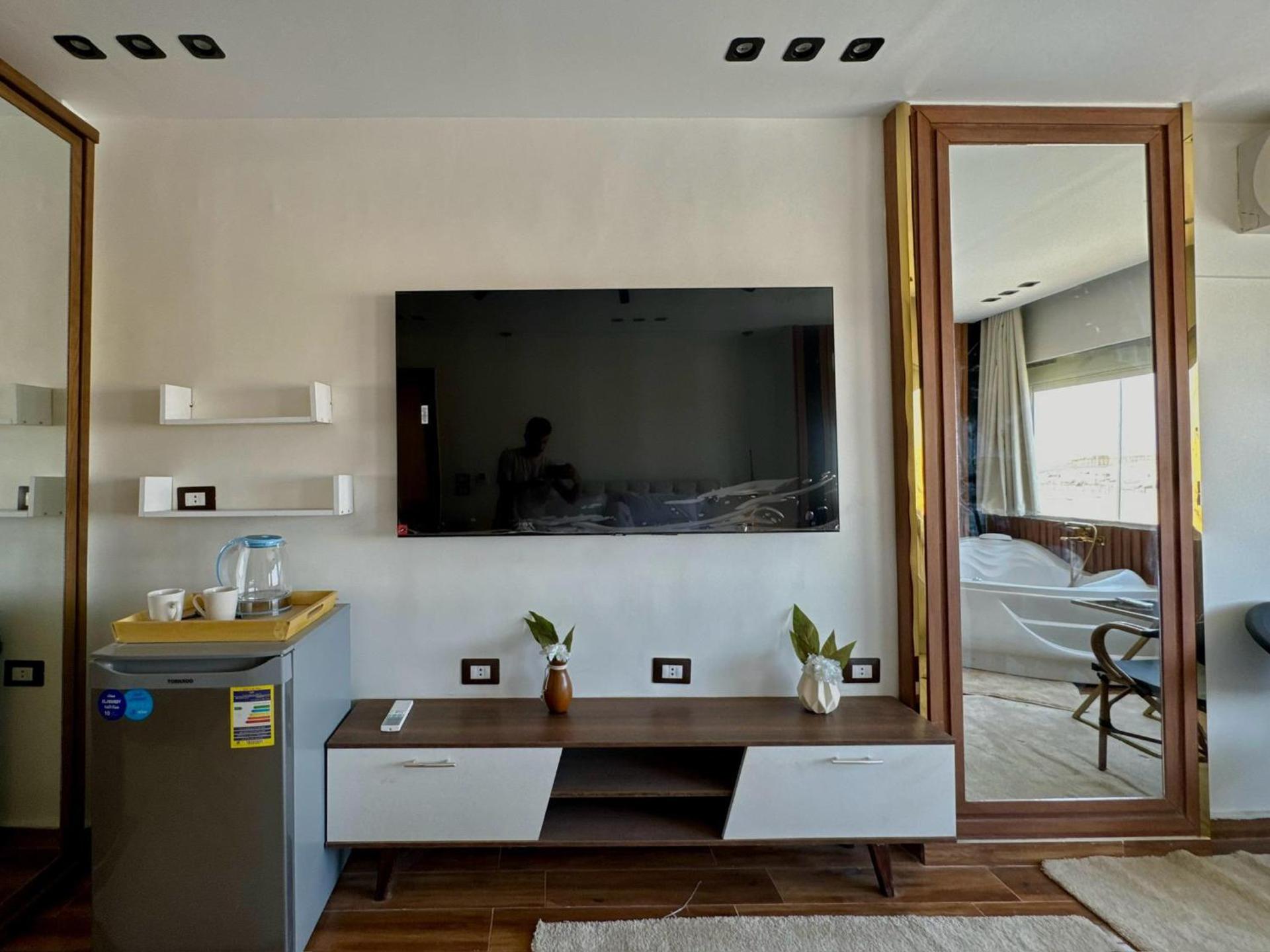 Shiny Pyramids Boutique Hotel - Photo 27