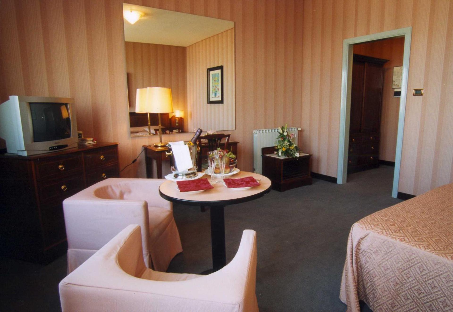Hotel Esplanade - Photo 5