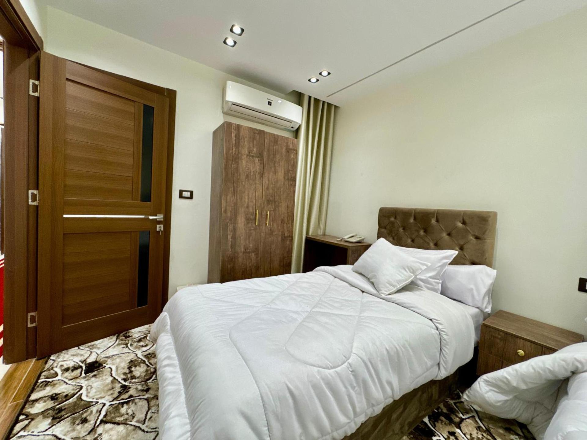 Shiny Pyramids Boutique Hotel - Photo 9