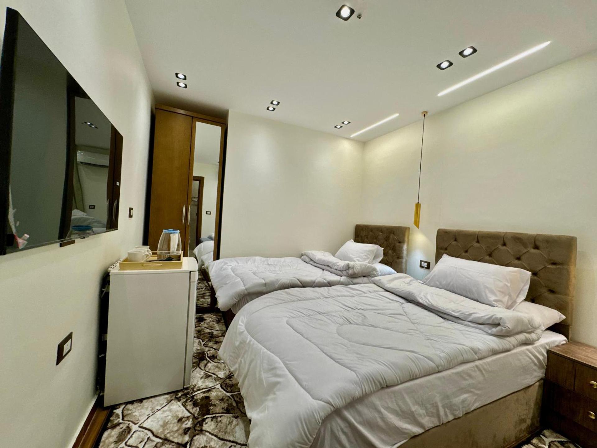 Shiny Pyramids Boutique Hotel - Photo 11