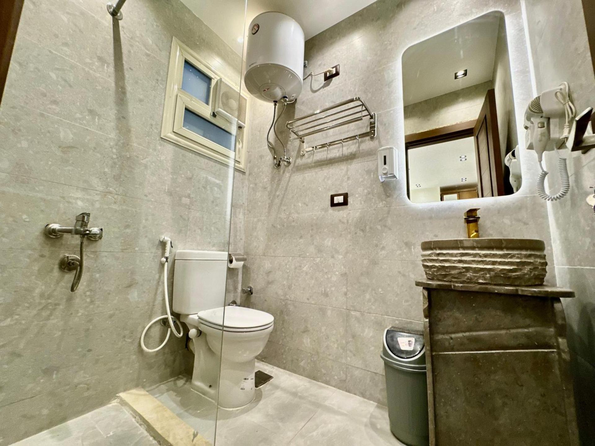 Shiny Pyramids Boutique Hotel - Photo 12