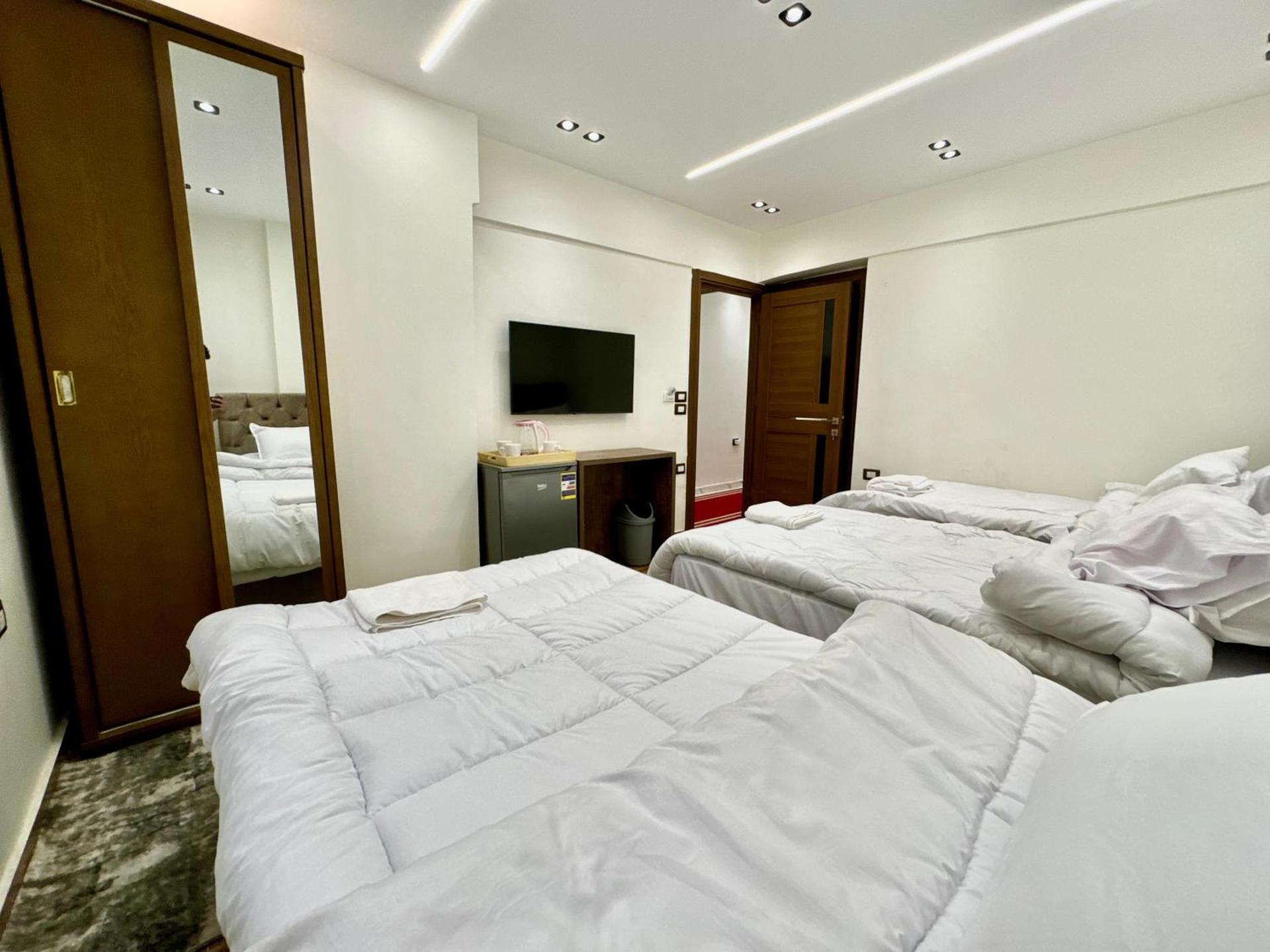 Shiny Pyramids Boutique Hotel - Photo 2