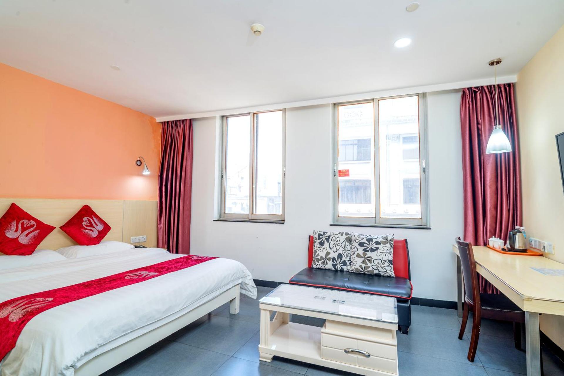 LN Whitehouse Hotel - Photo 23