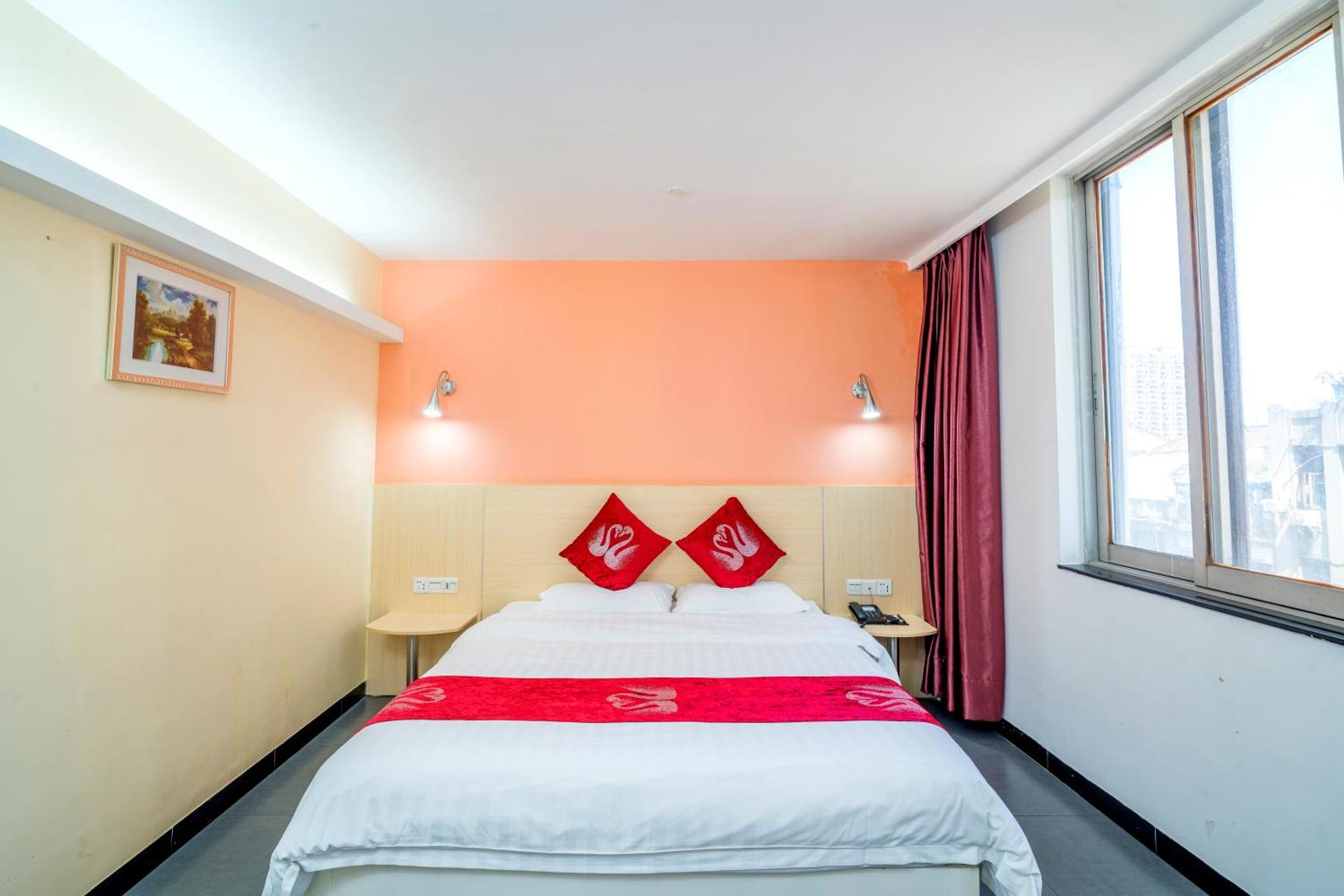 LN Whitehouse Hotel - Photo 22