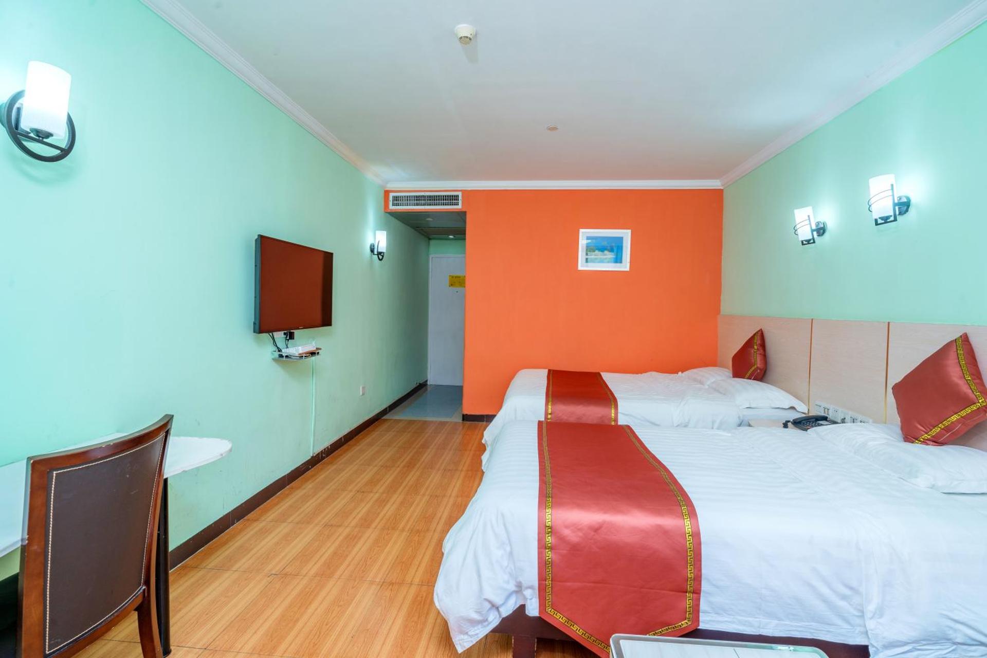 LN Whitehouse Hotel - Photo 38