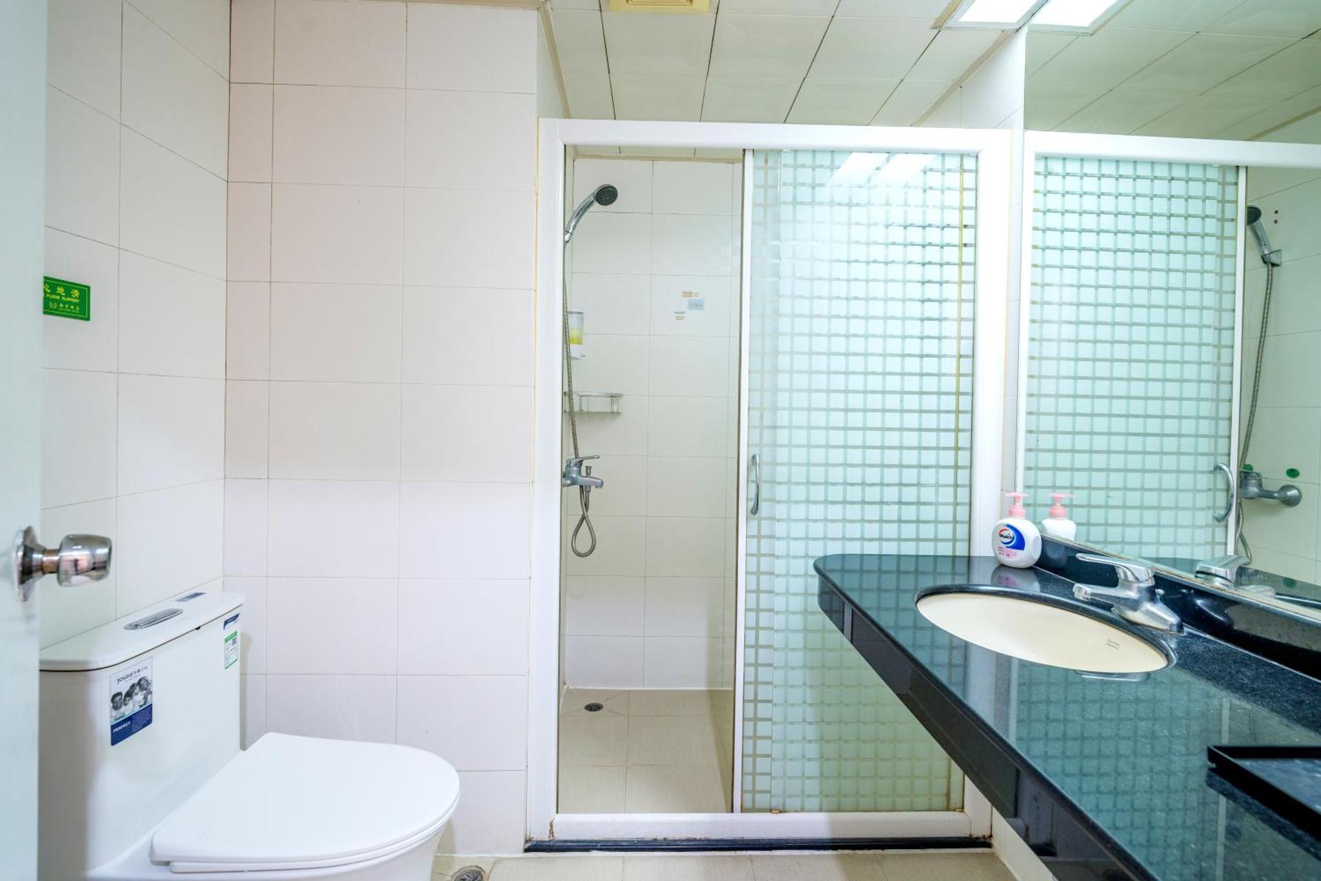 LN Whitehouse Hotel - Photo 31