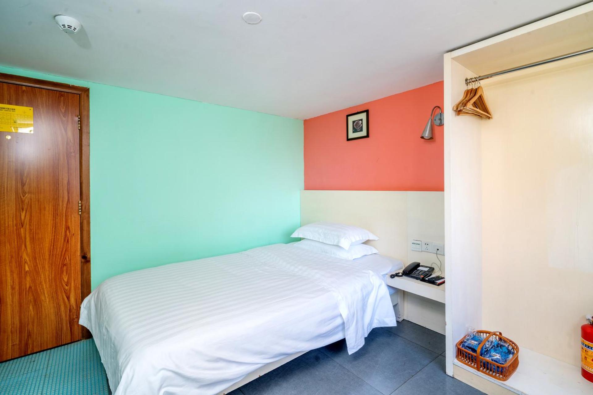 LN Whitehouse Hotel - Photo 4