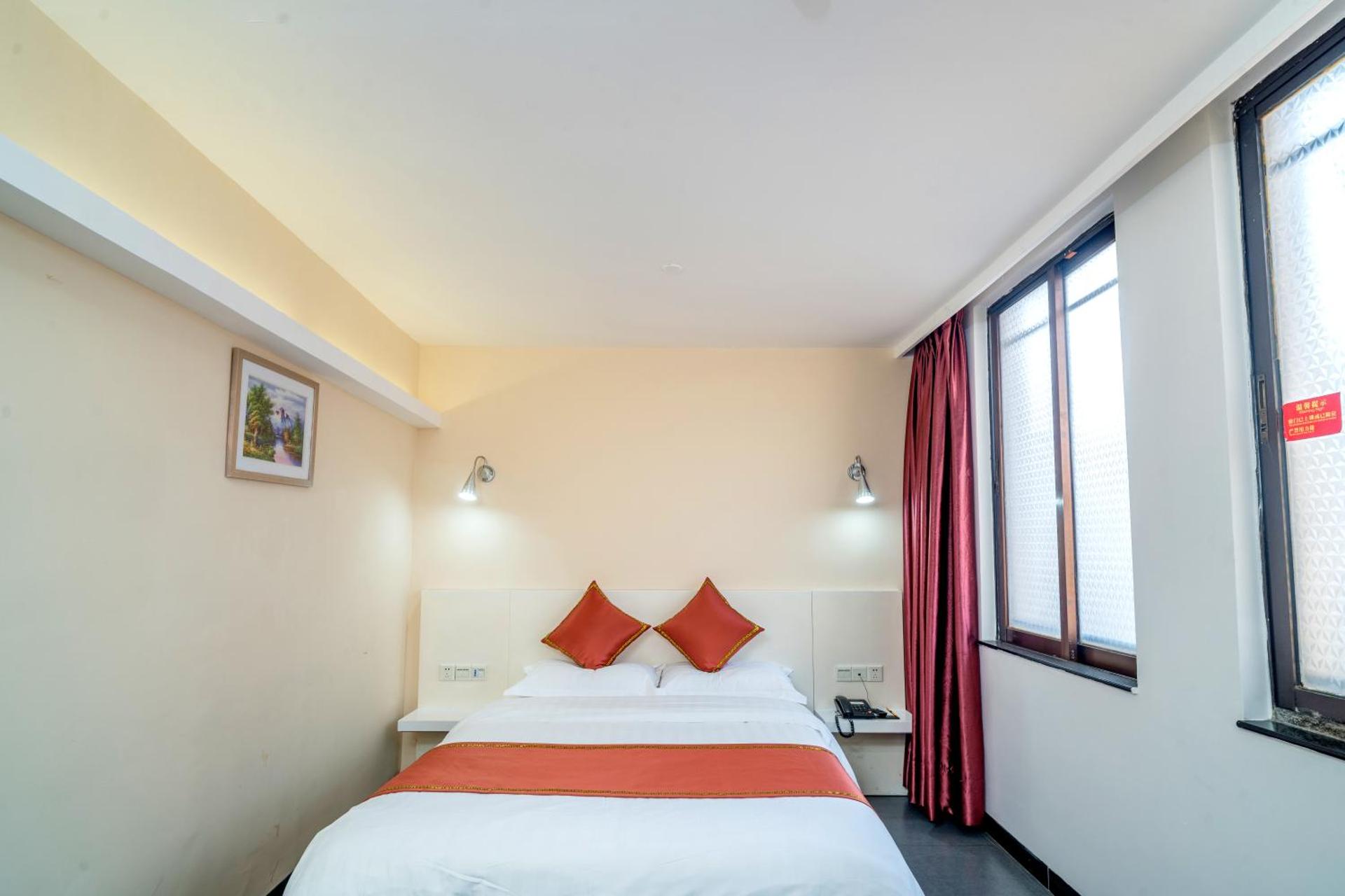 LN Whitehouse Hotel - Photo 7