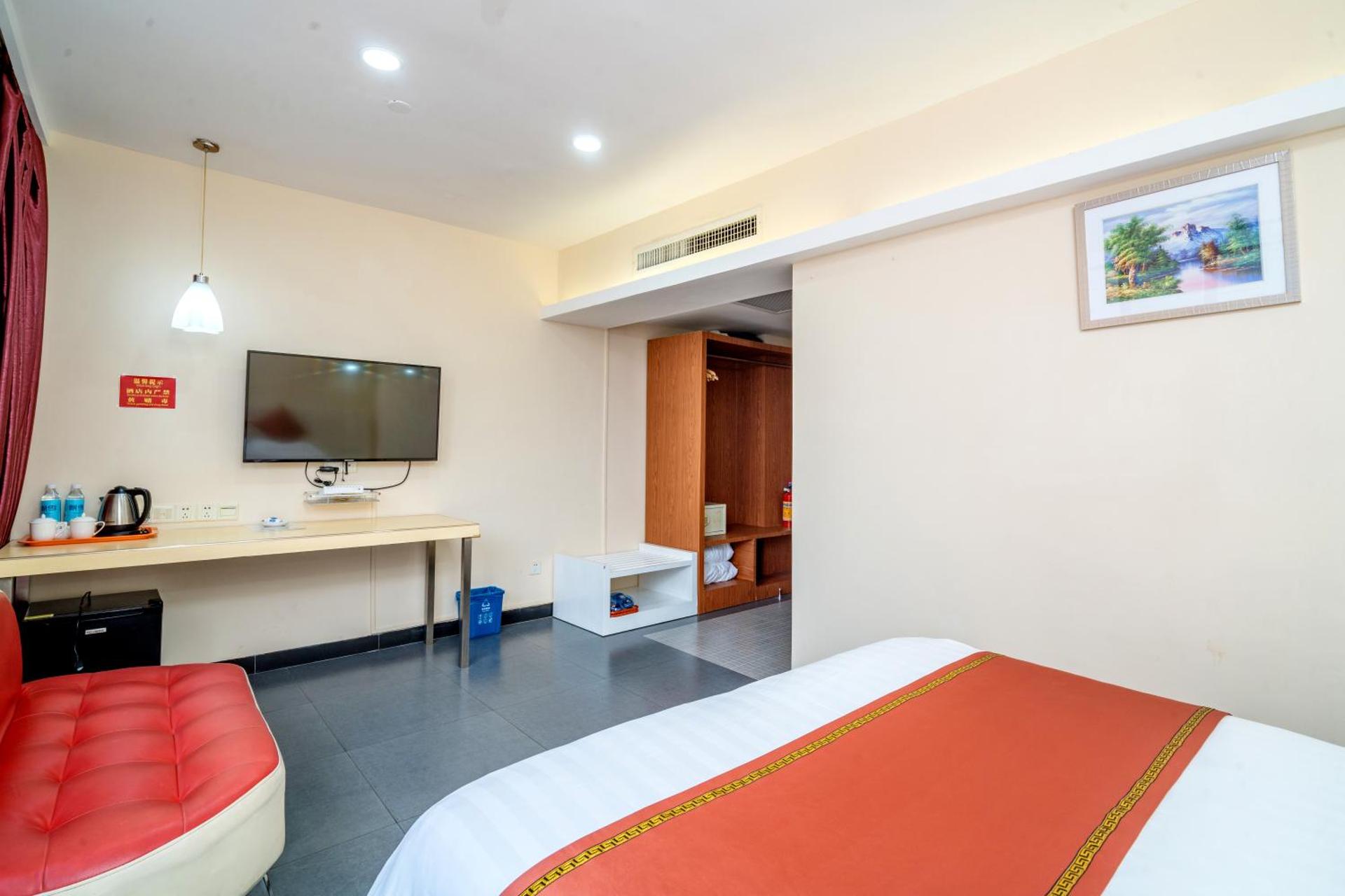 LN Whitehouse Hotel - Photo 9