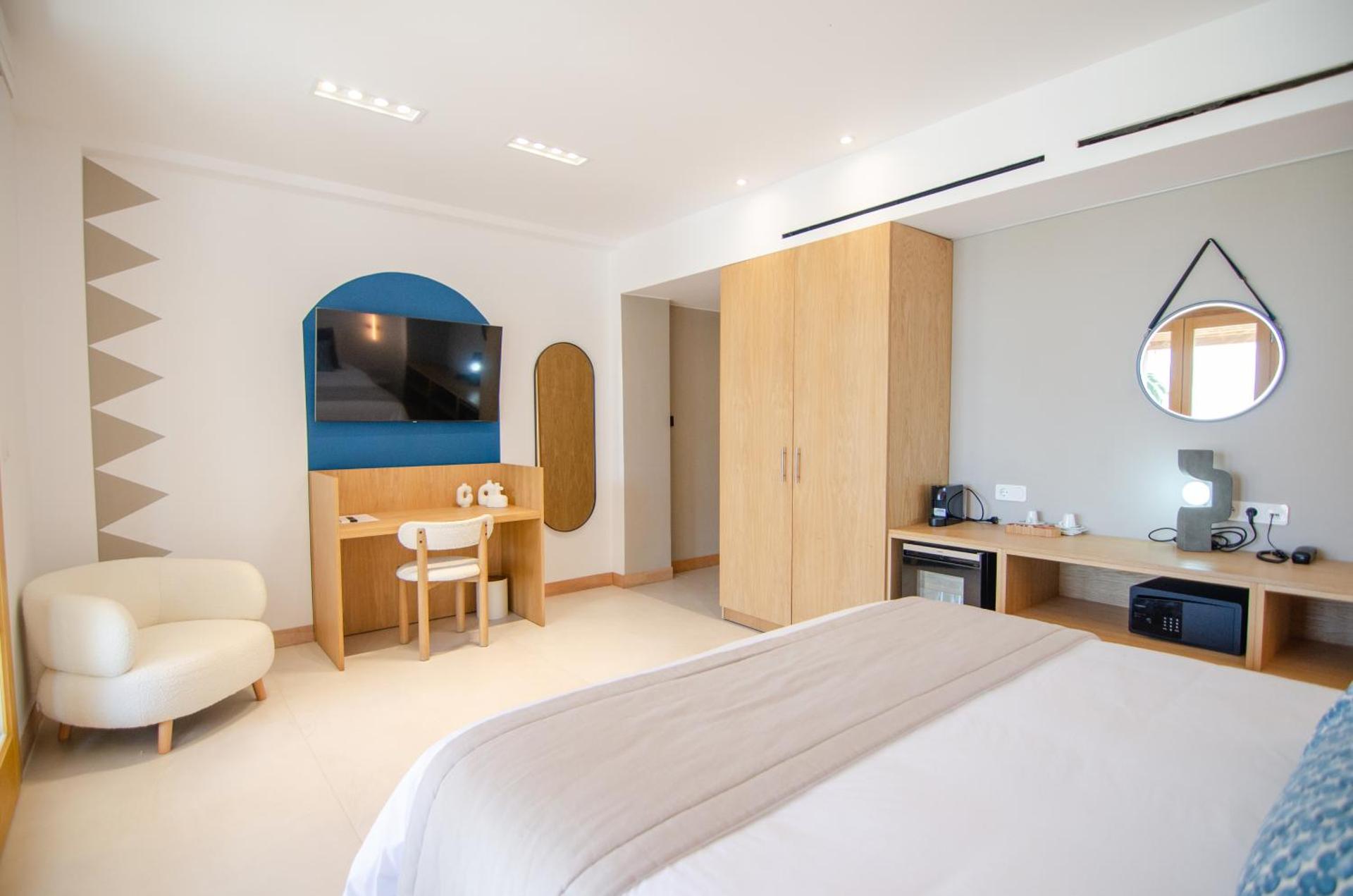 Dionysos Beach Resort & Villas - Photo 9