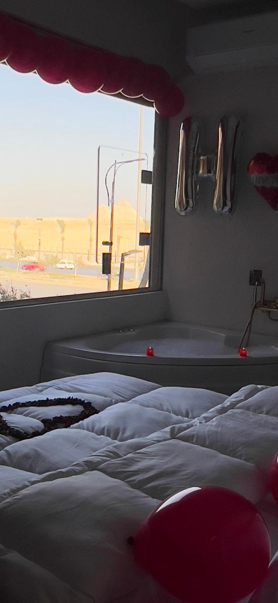 New White Pyramids Inn - Photo 35