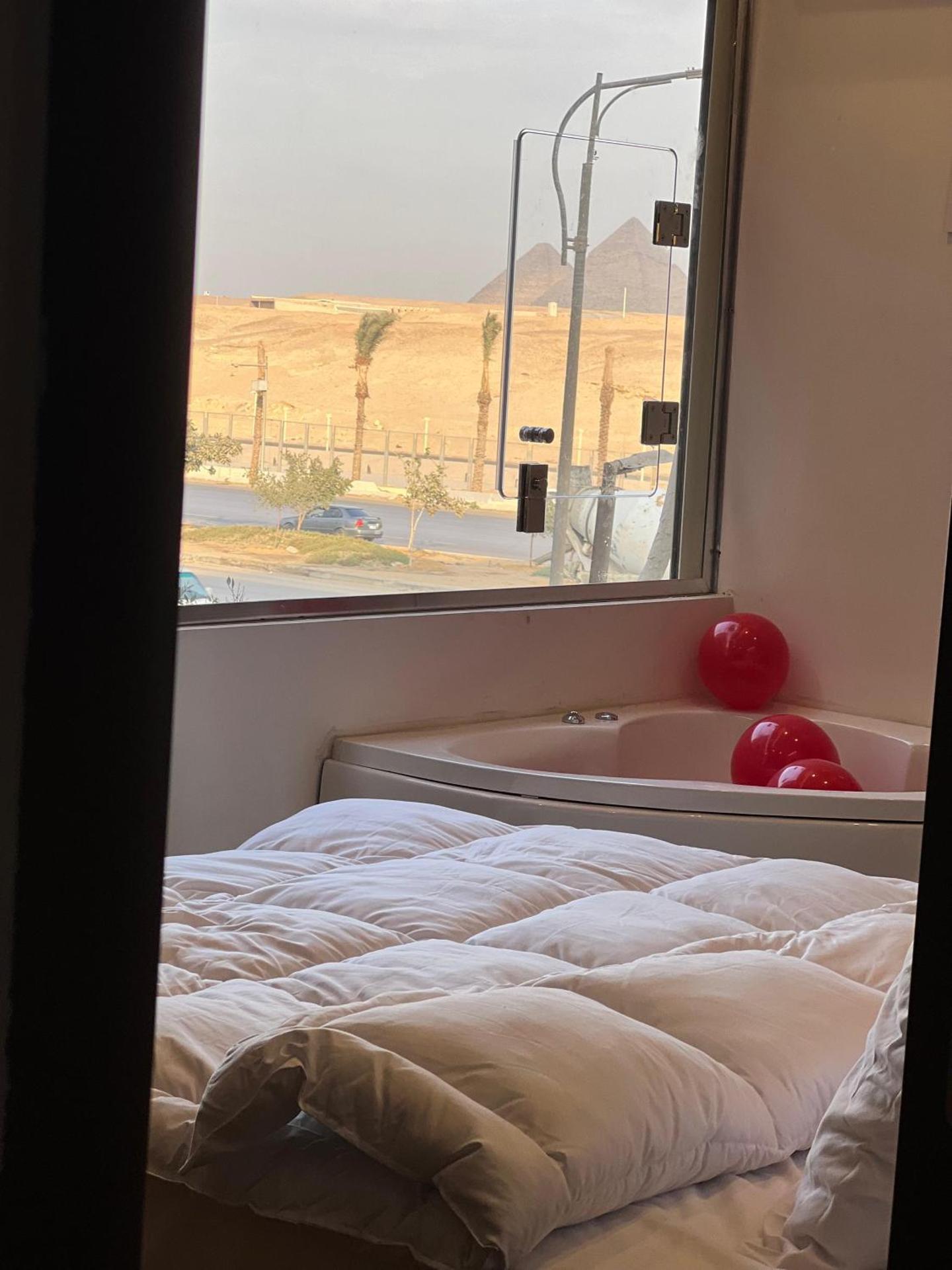 New White Pyramids Inn