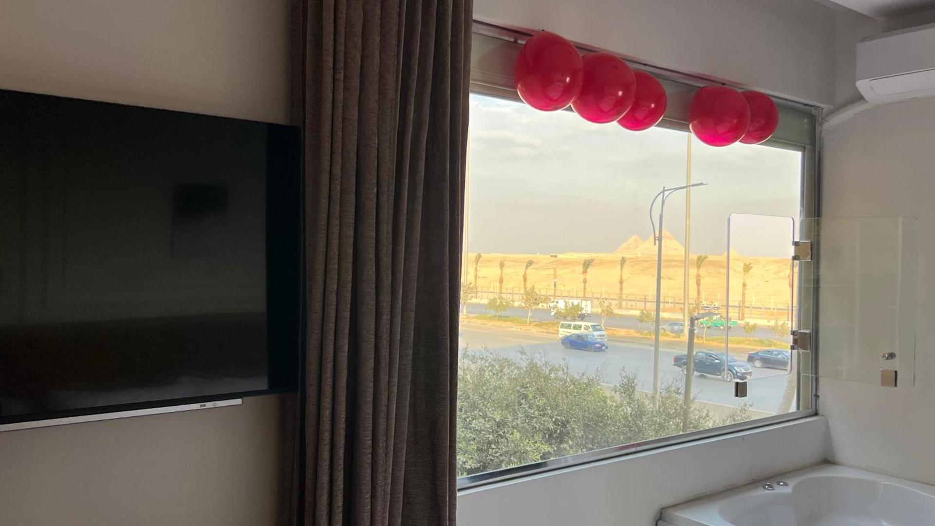 New White Pyramids Inn - Photo 33