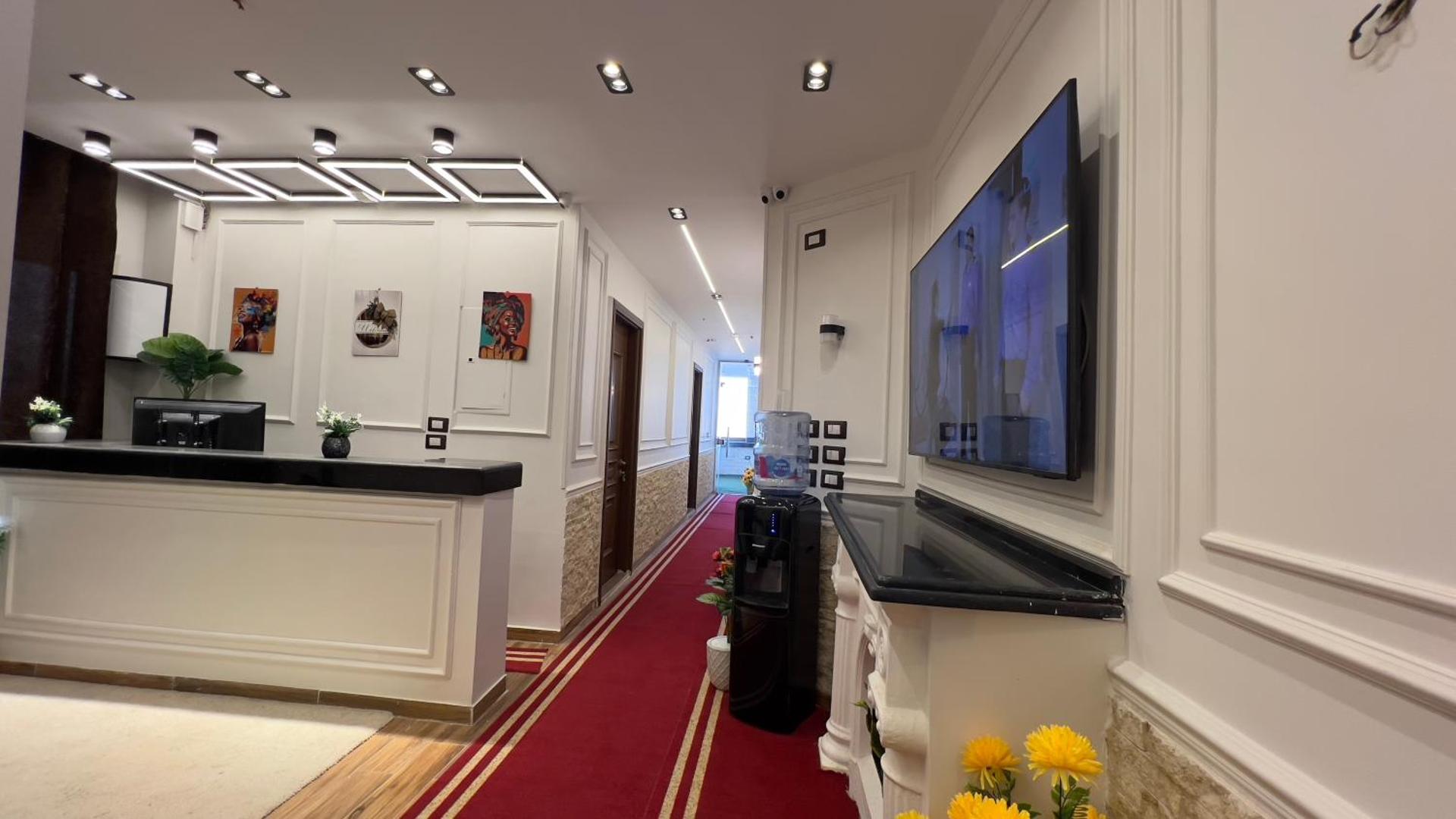 New White Pyramids Inn - Photo 20