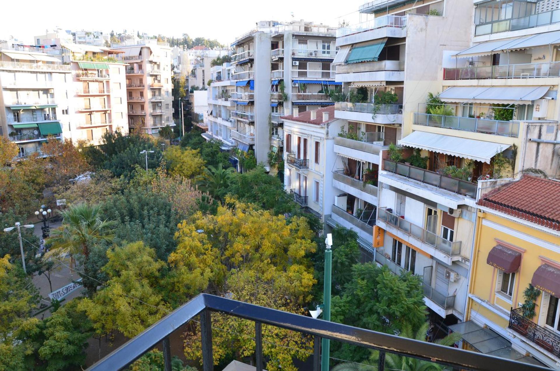 Family Room - Photo 4