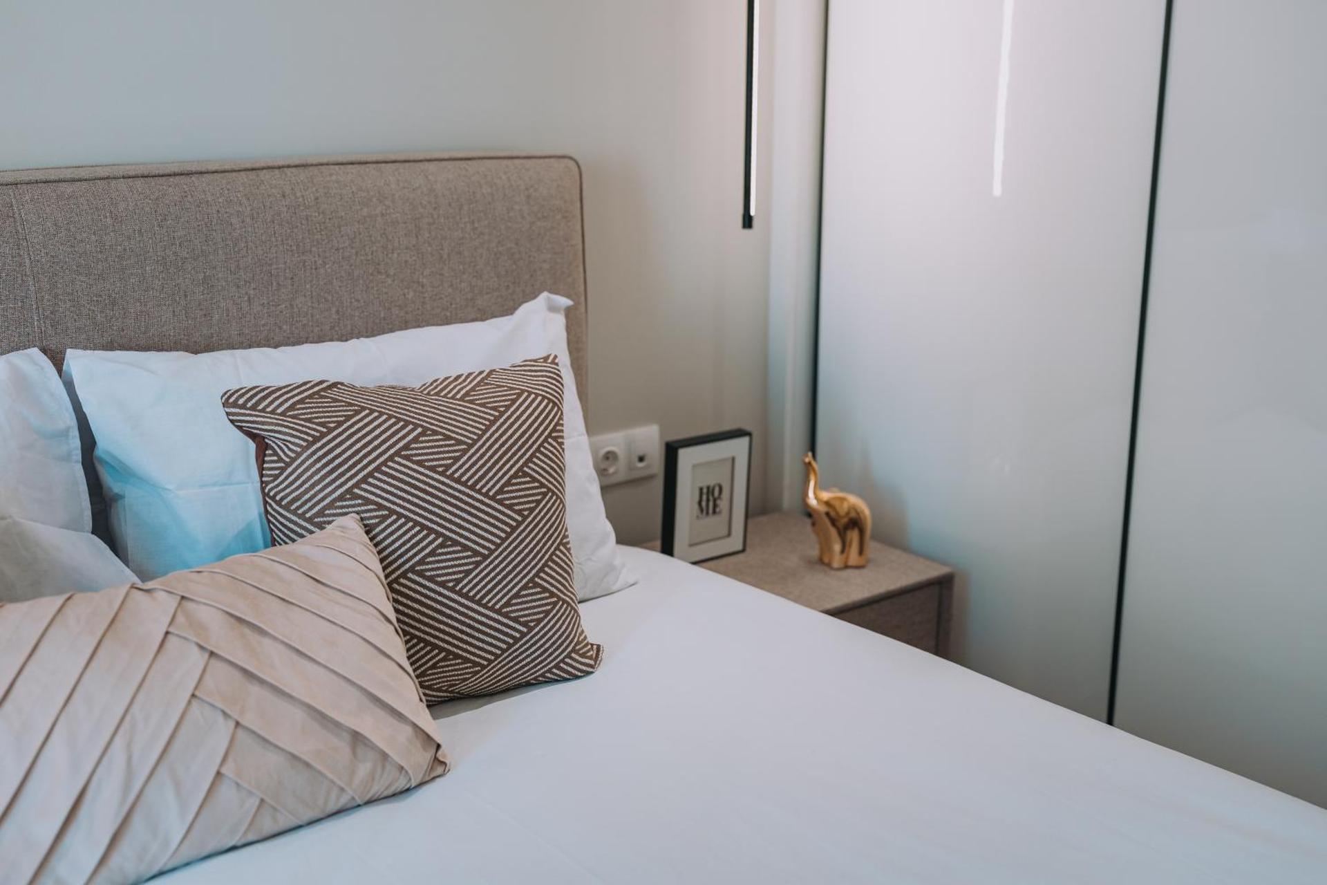 Brand New Building Deluxe Apartments With Parking Nearby Train - Photo 25