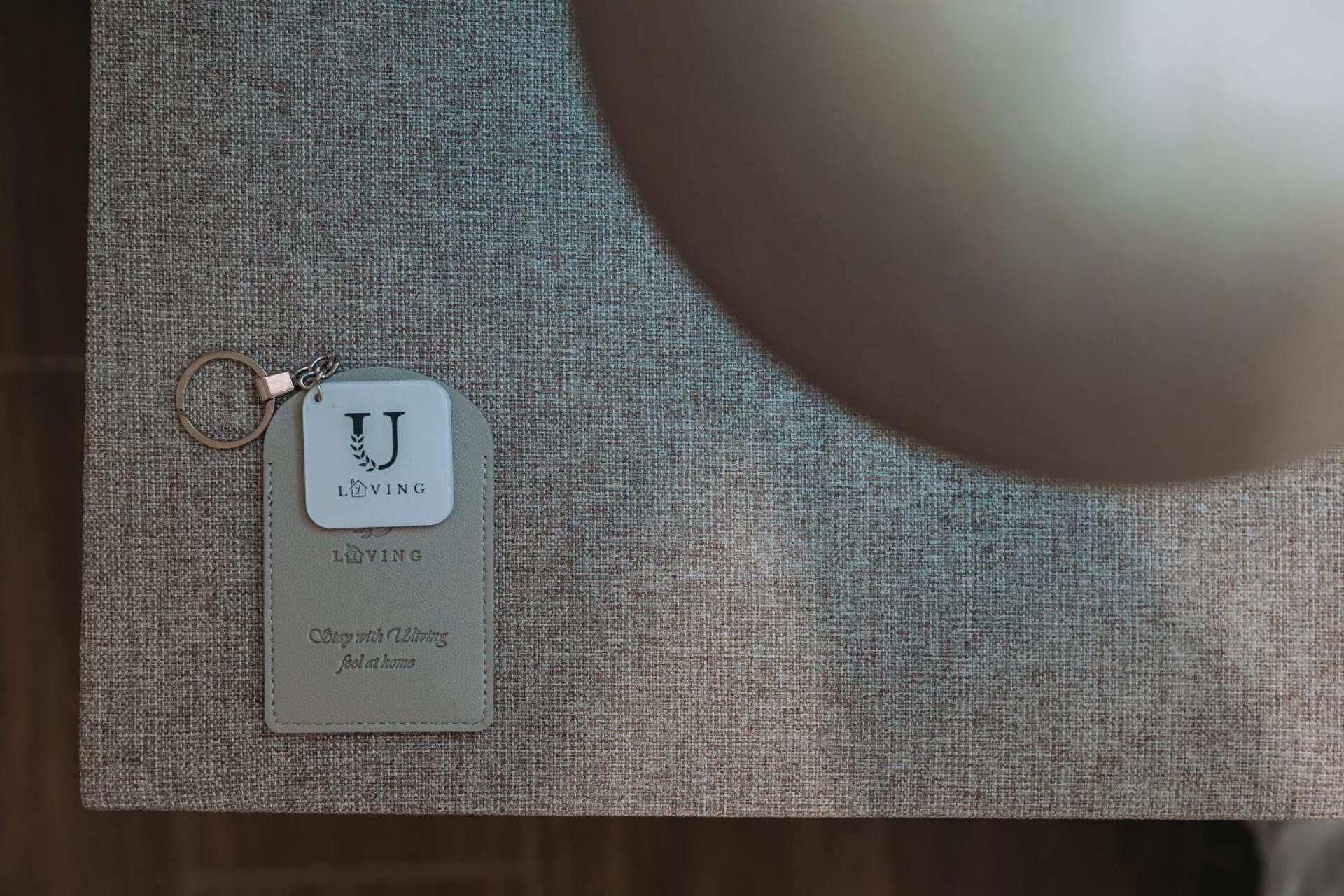 Brand New Building Deluxe Apartments With Parking Nearby Train - Photo 5