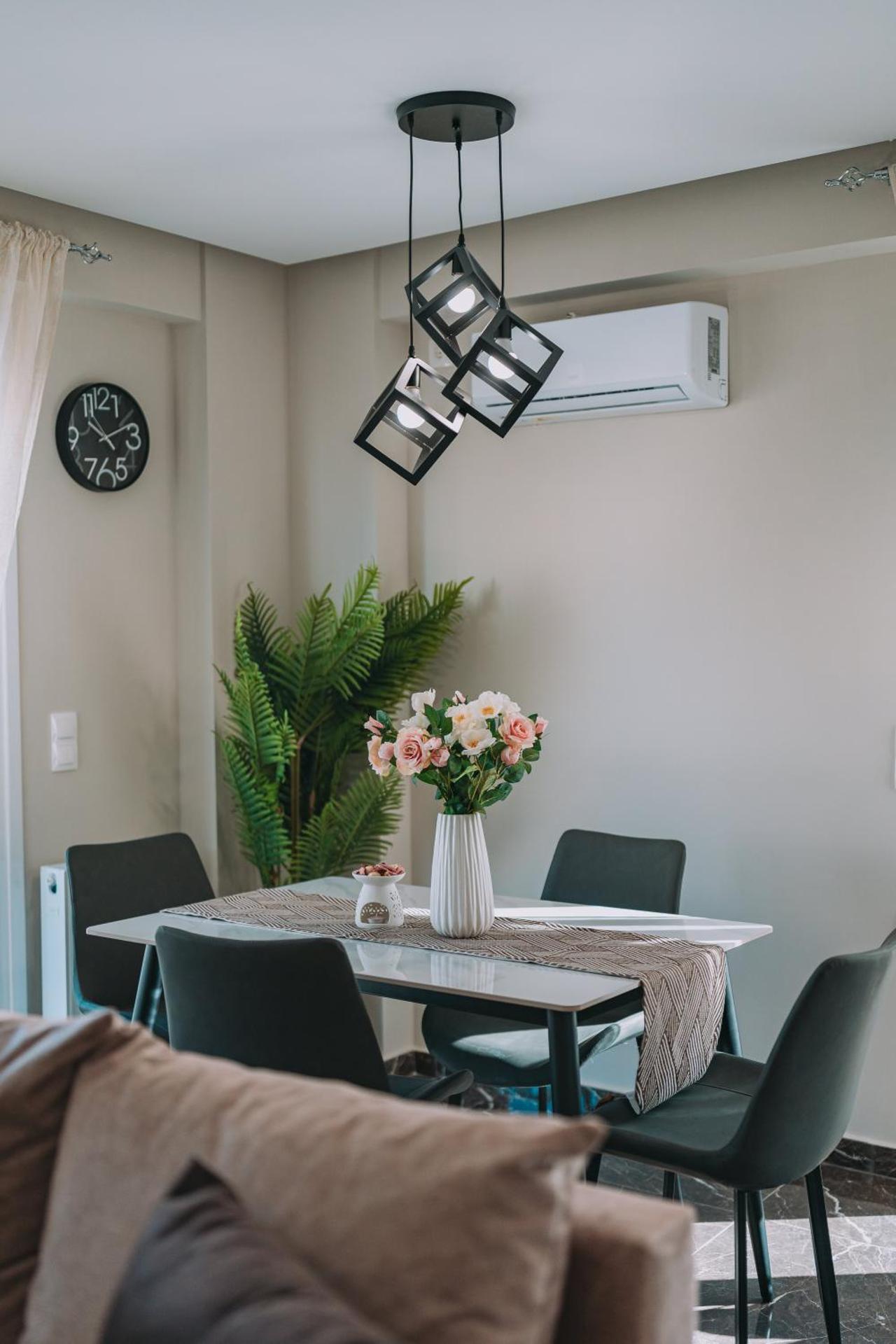 Brand New Building Deluxe Apartments With Parking Nearby Train - Photo 6