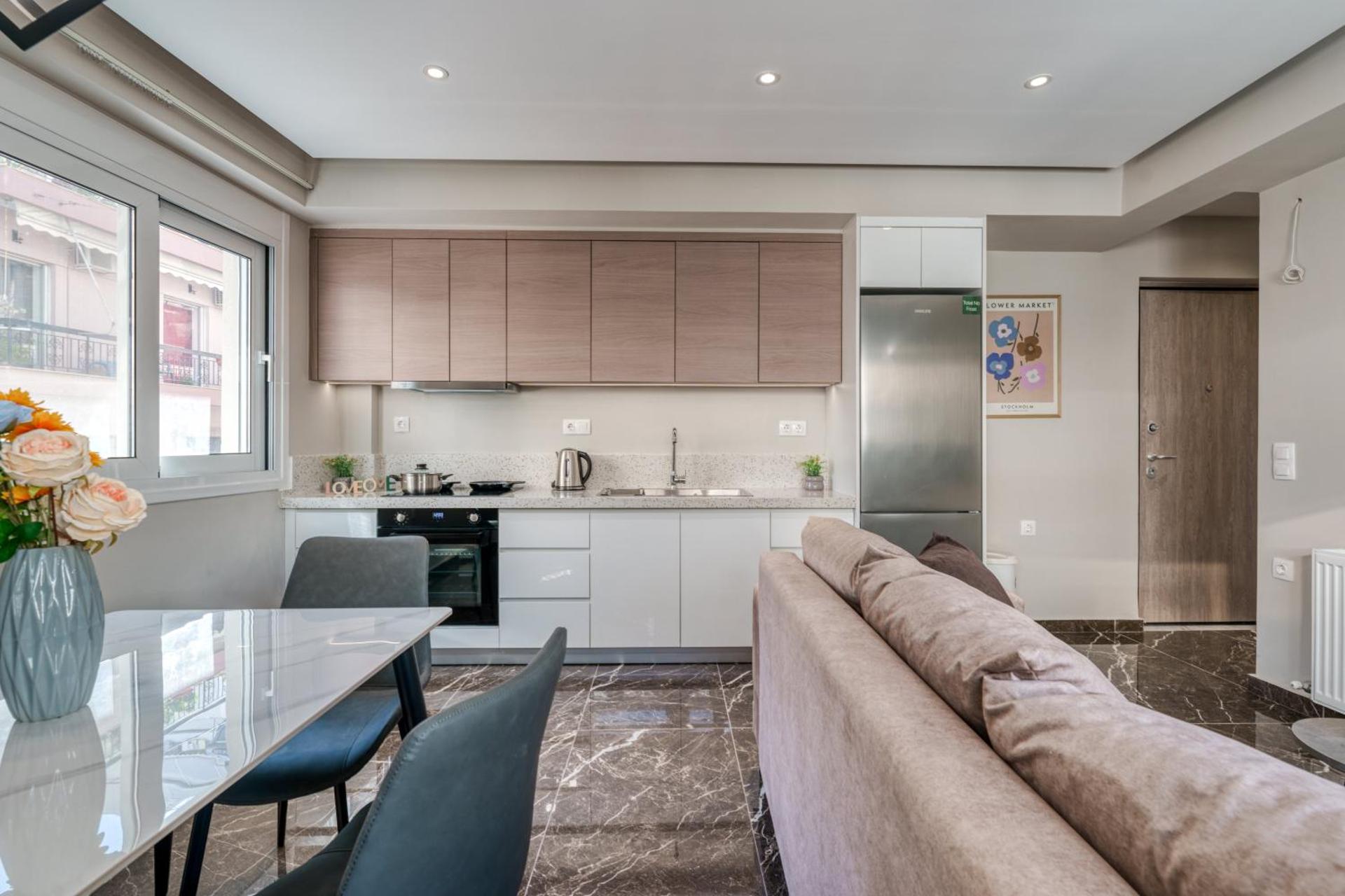 Brand New Building Deluxe Apartments With Parking Nearby Train - Photo 15