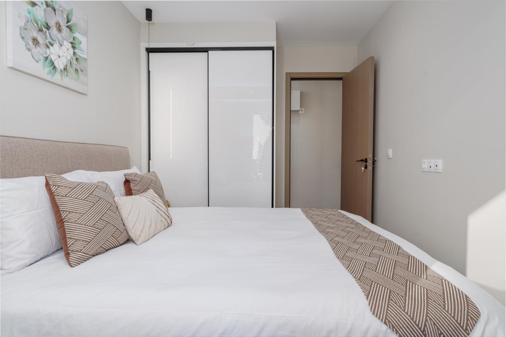 Brand New Building Deluxe Apartments With Parking Nearby Train - Photo 59