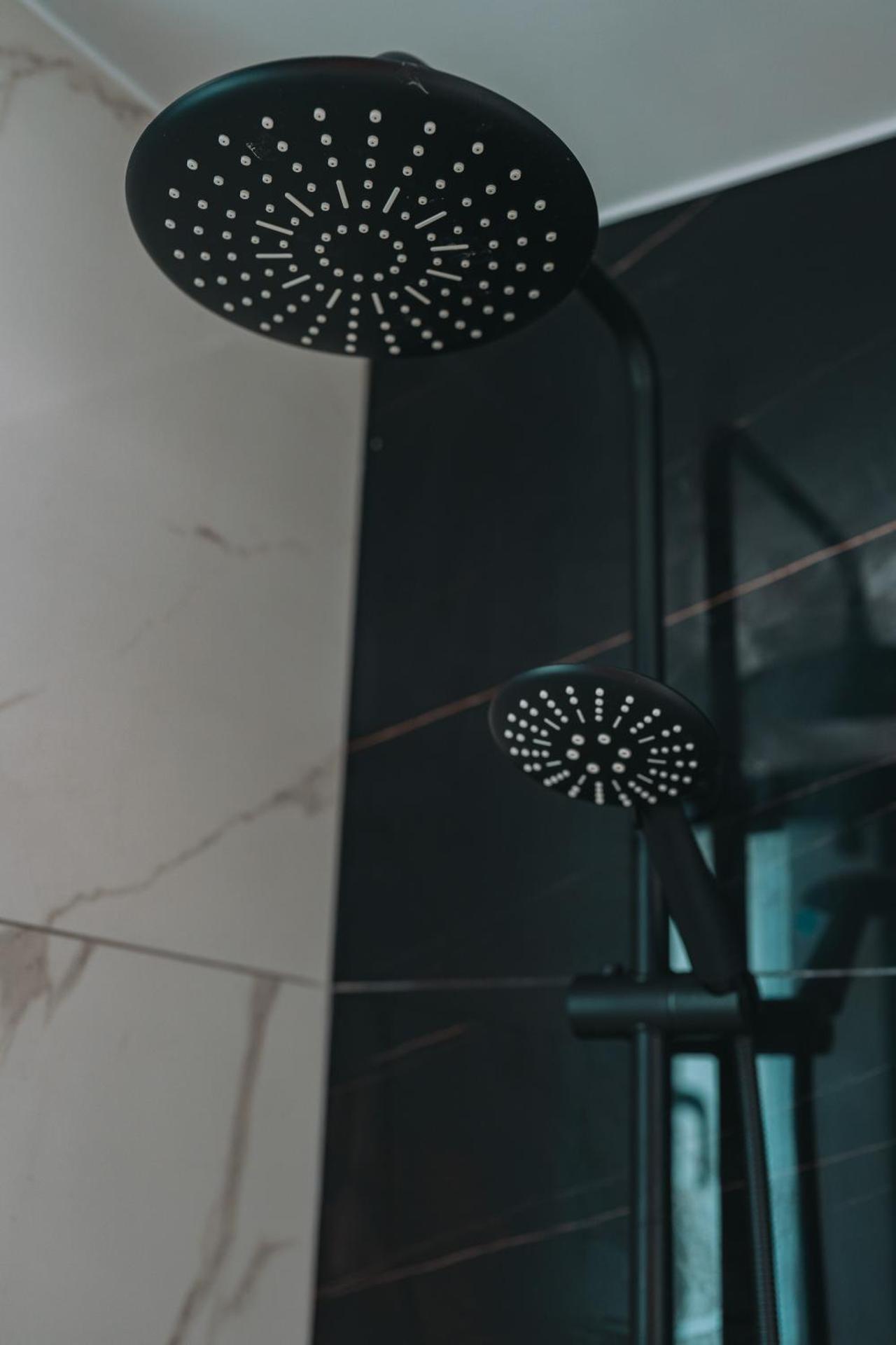 Brand New Building Deluxe Apartments With Parking Nearby Train - Photo 51