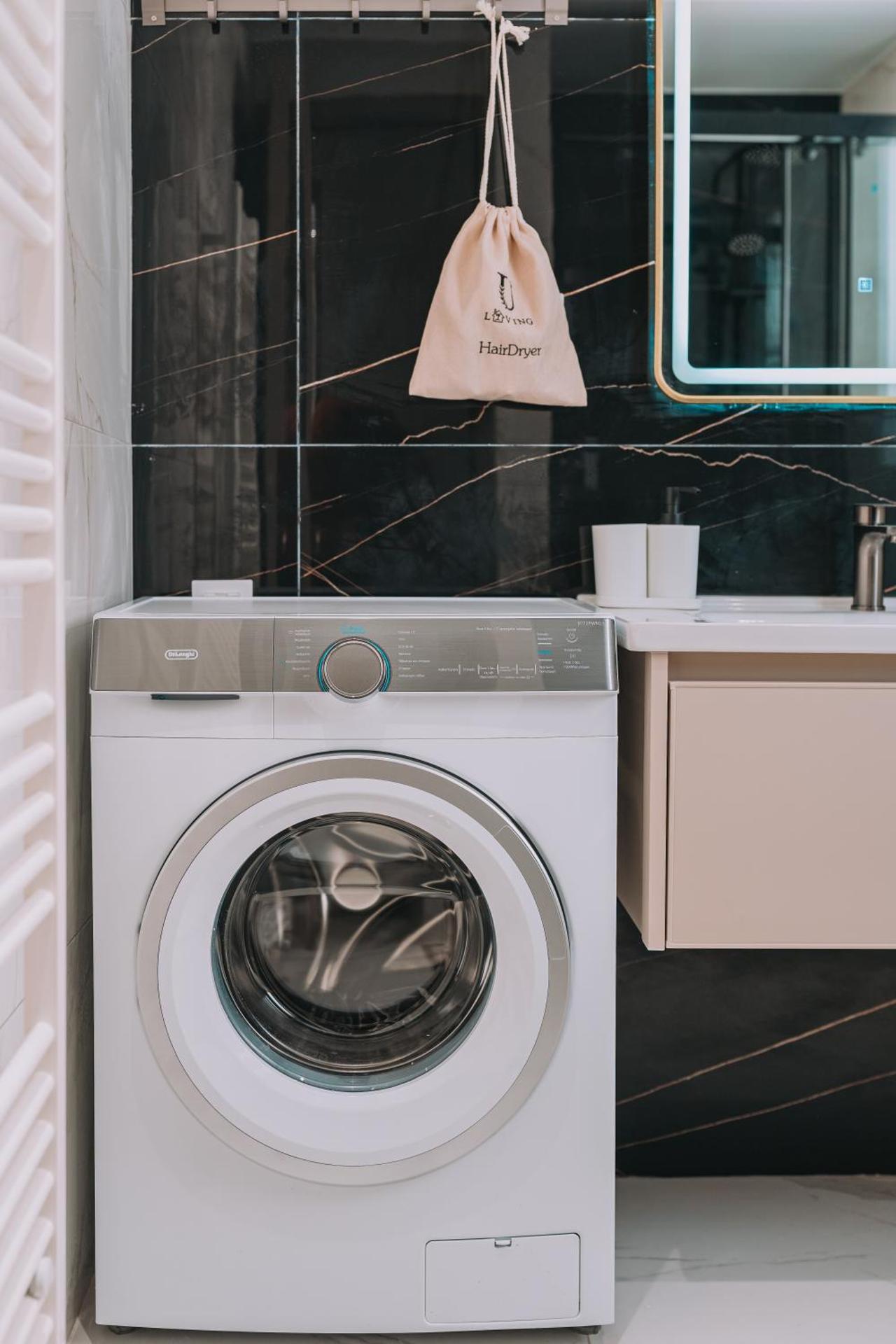 Brand New Building Deluxe Apartments With Parking Nearby Train - Photo 49