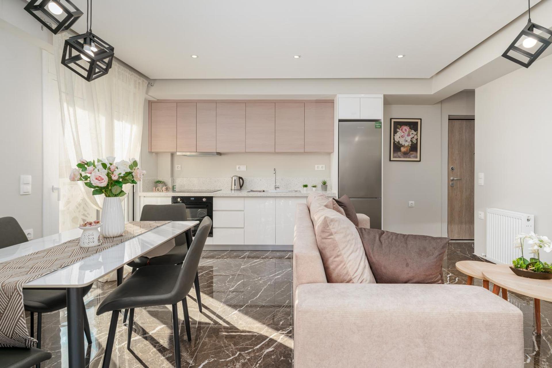 Brand New Building Deluxe Apartments With Parking Nearby Train - Photo 27