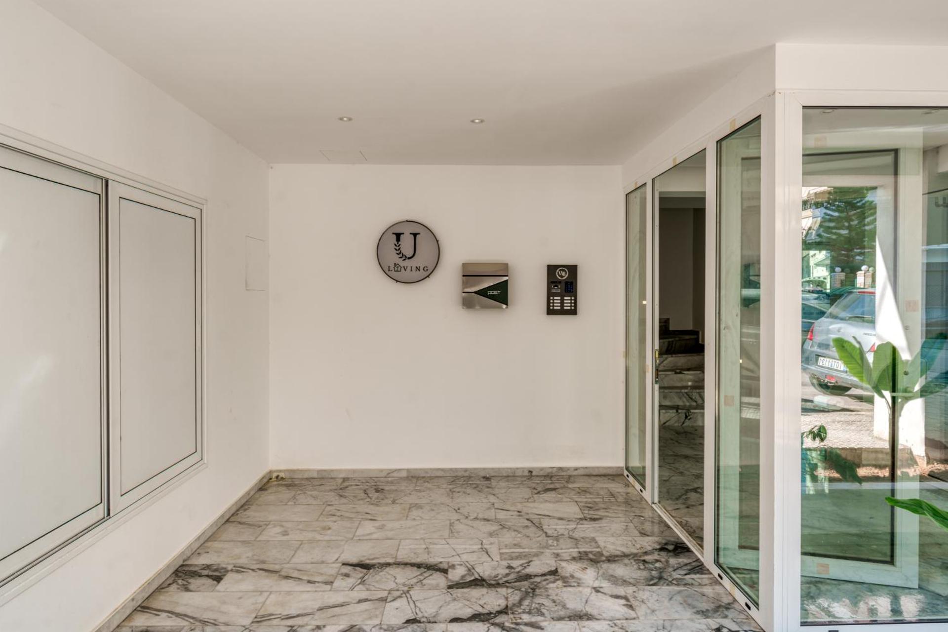 Brand New Building Deluxe Apartments With Parking Nearby Train - Photo 41