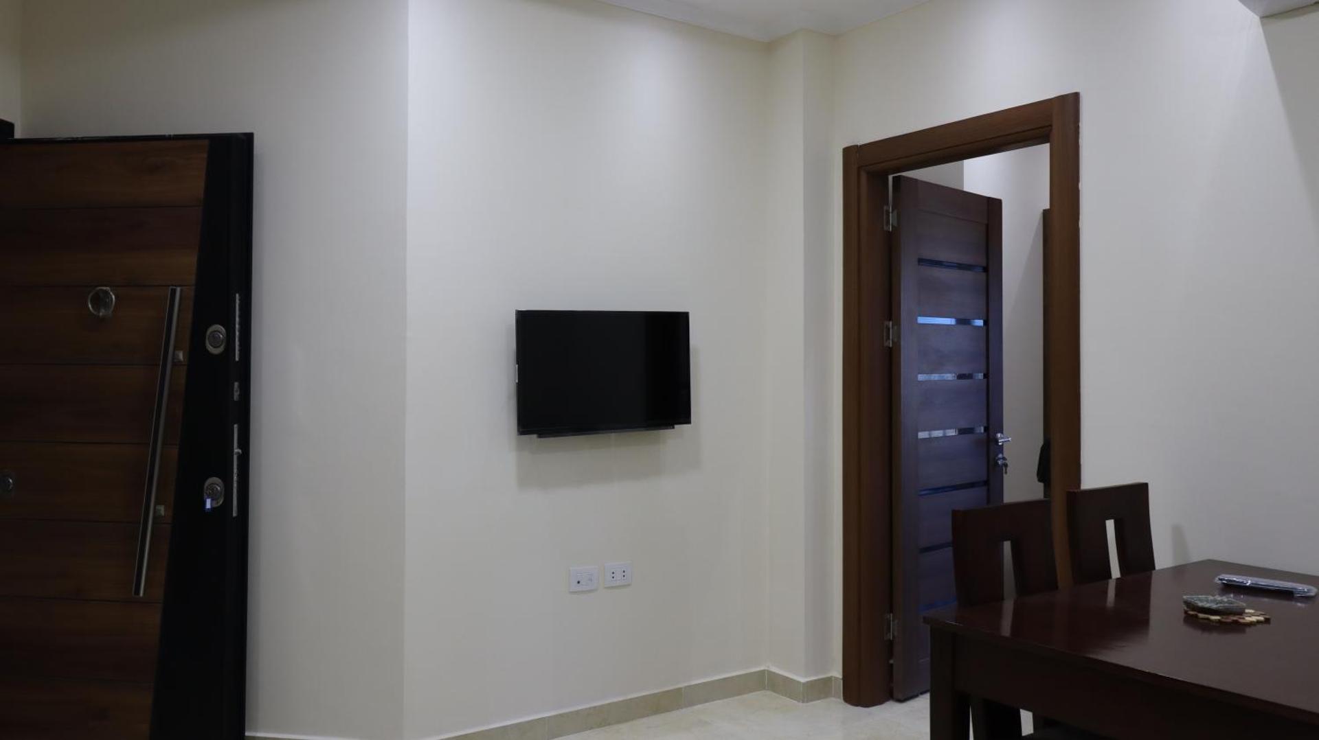 One-Bedroom Apartment with Pool View