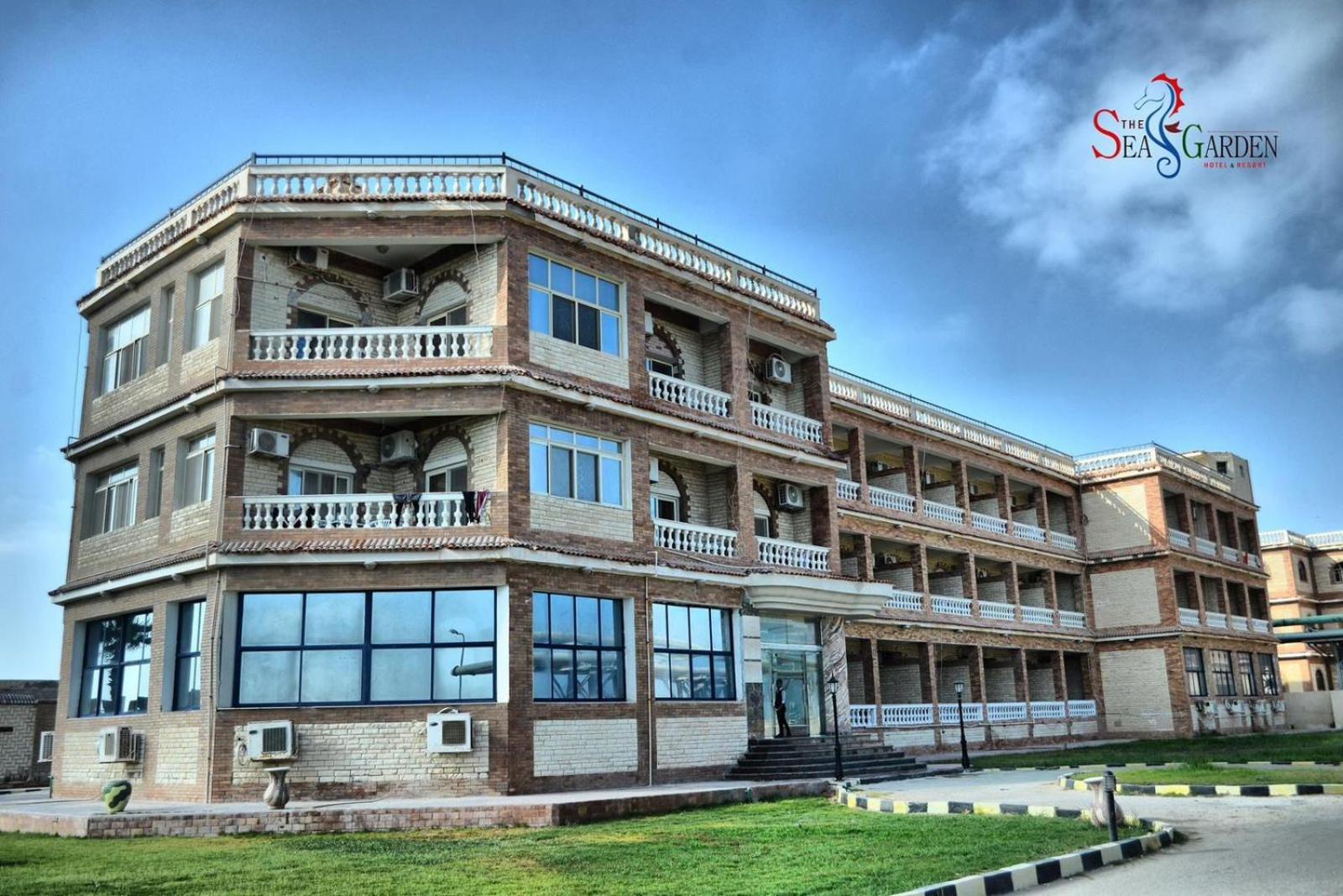 La mer Hotel - Photo 32