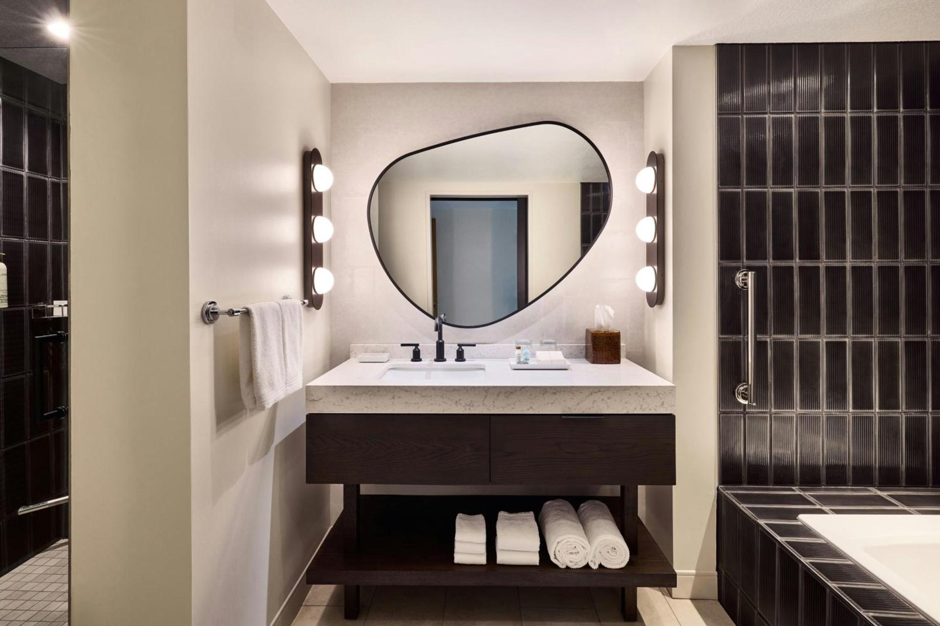 Renaissance Phoenix Glendale Hotel & Conference Center - Photo 40