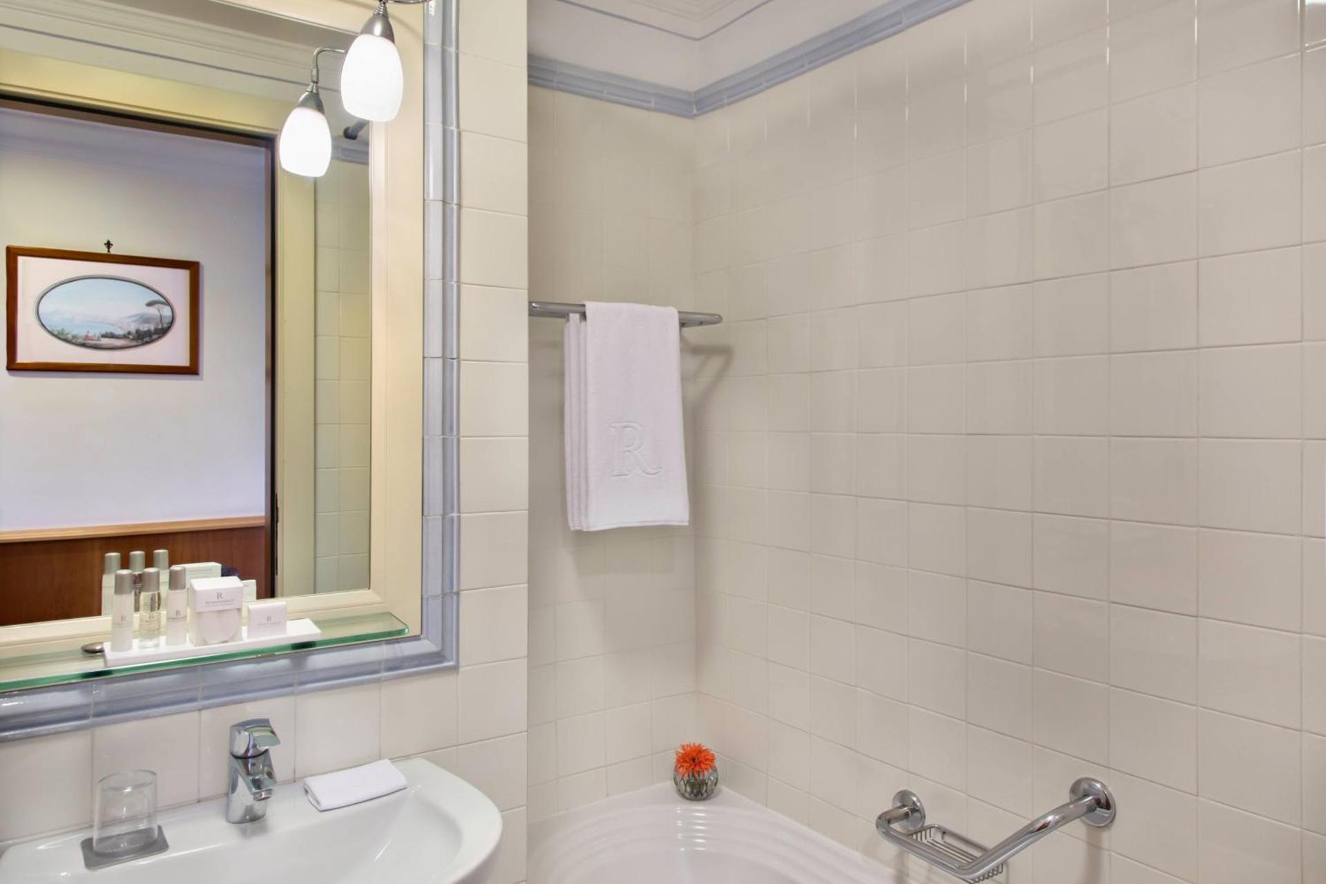 Renaissance Naples Hotel Mediterraneo - Photo 44