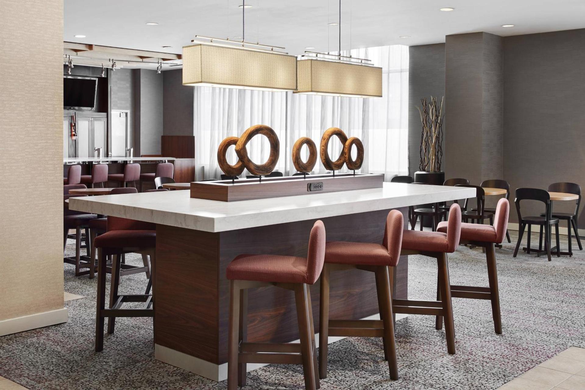 Courtyard by Marriott Newark Downtown - Photo 6