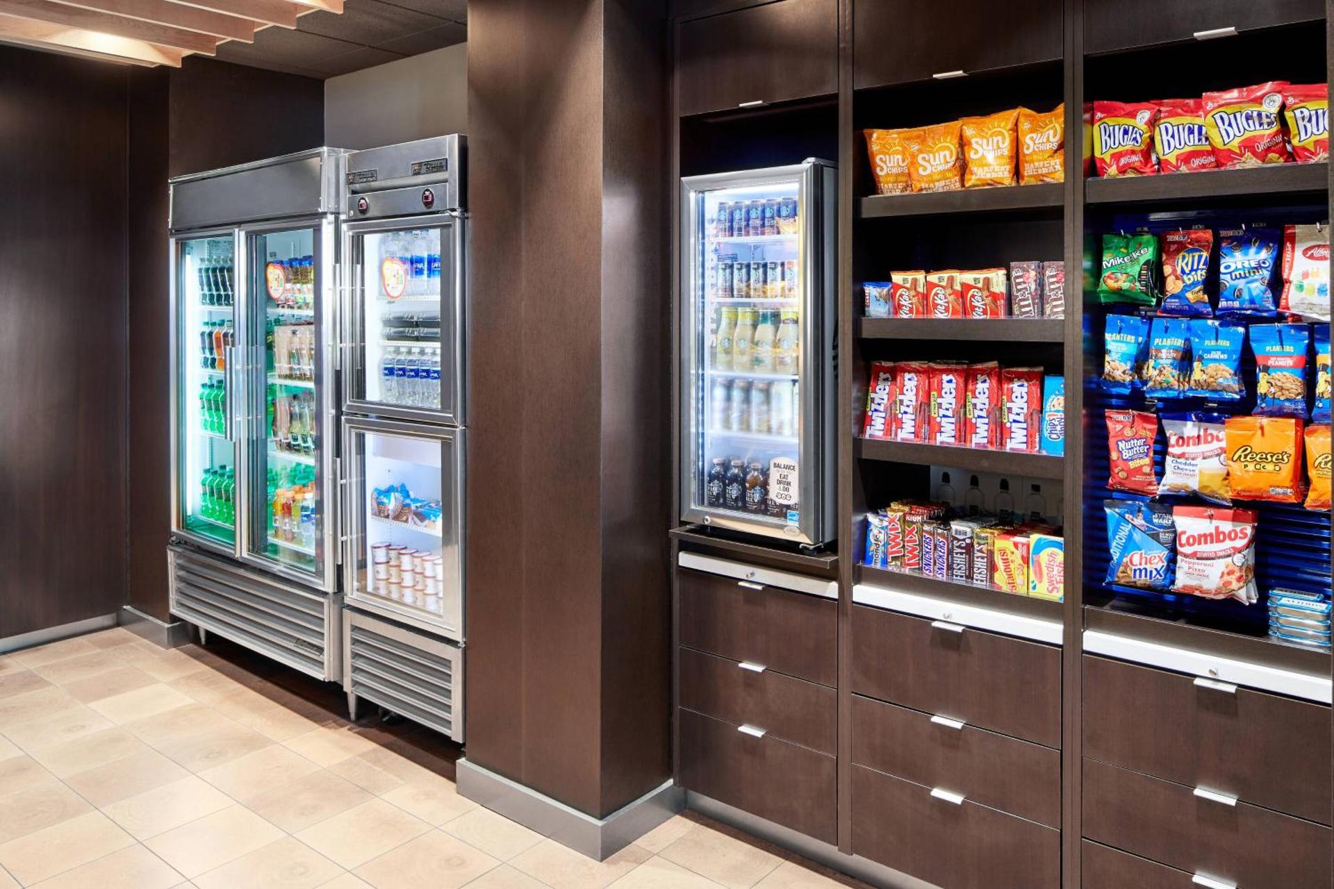 Courtyard by Marriott Newark Downtown - Photo 7