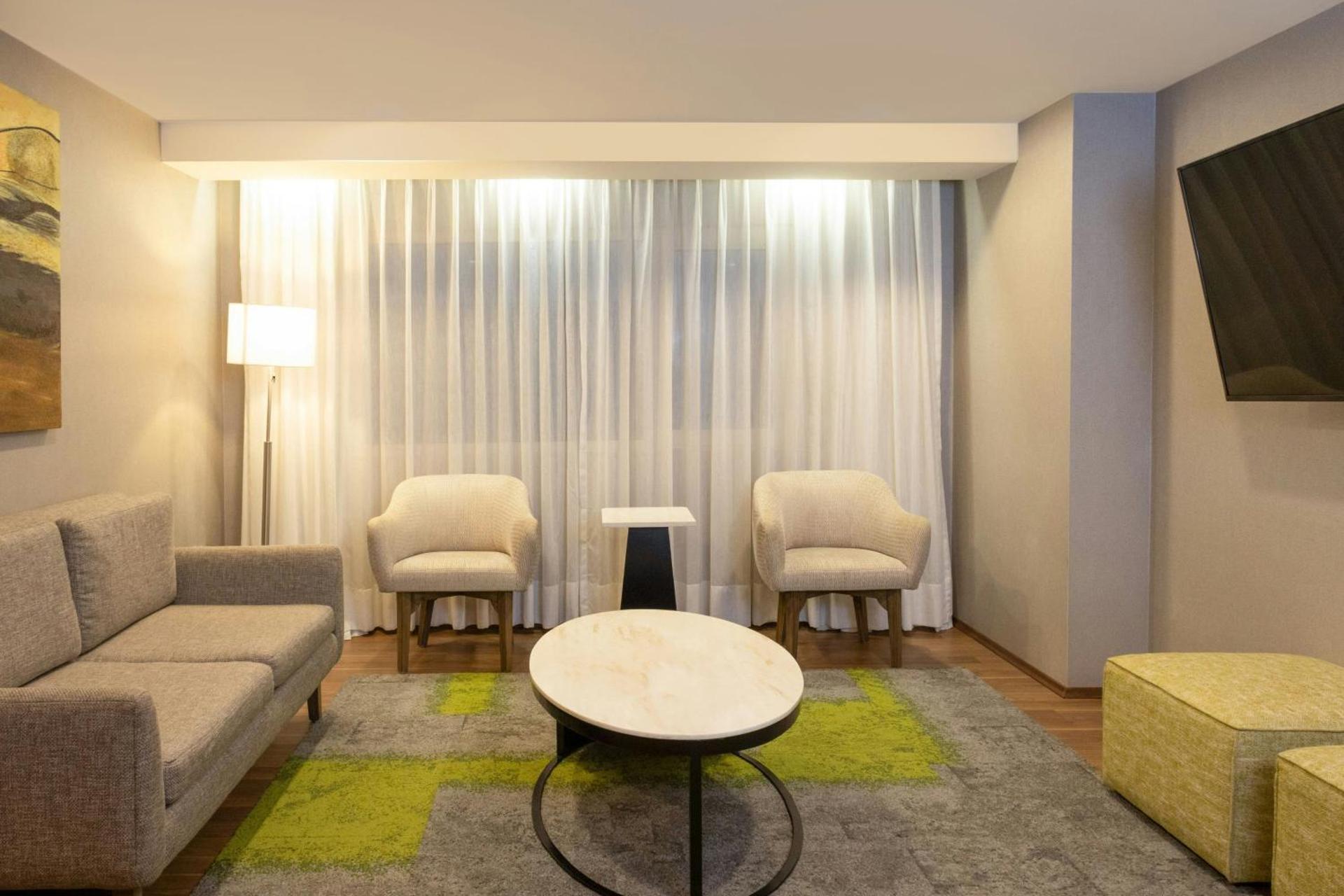 Courtyard by Marriott Mexico City Revolucion - Photo 65