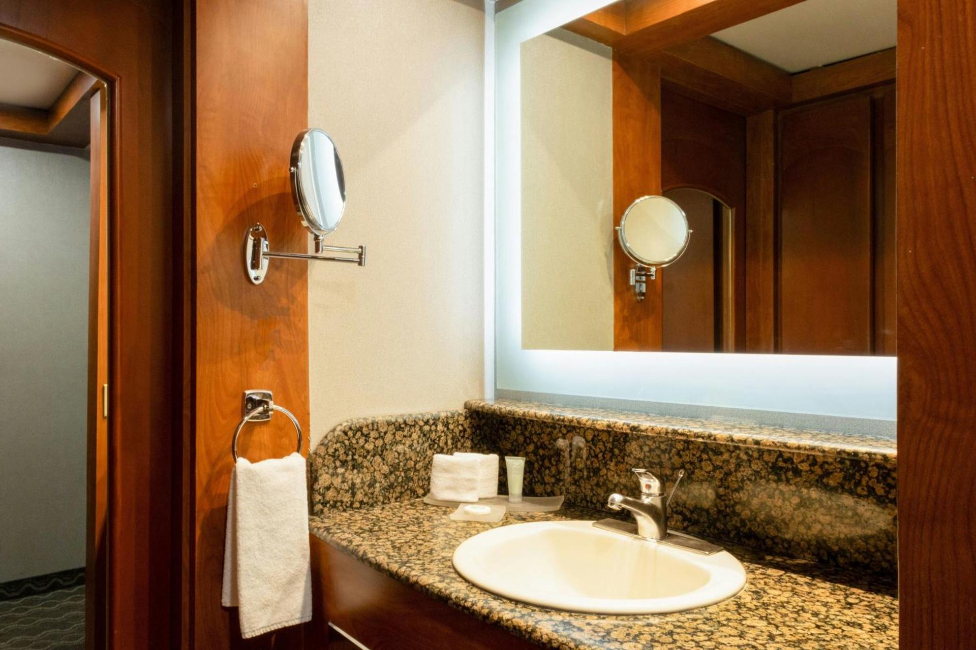 Courtyard by Marriott Mexico City Revolucion - Photo 54