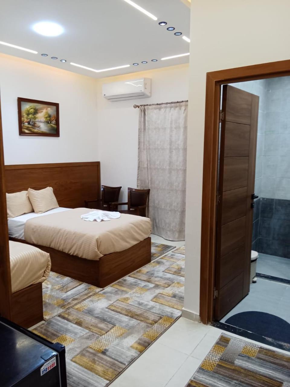 New Panorama Inn - Photo 24