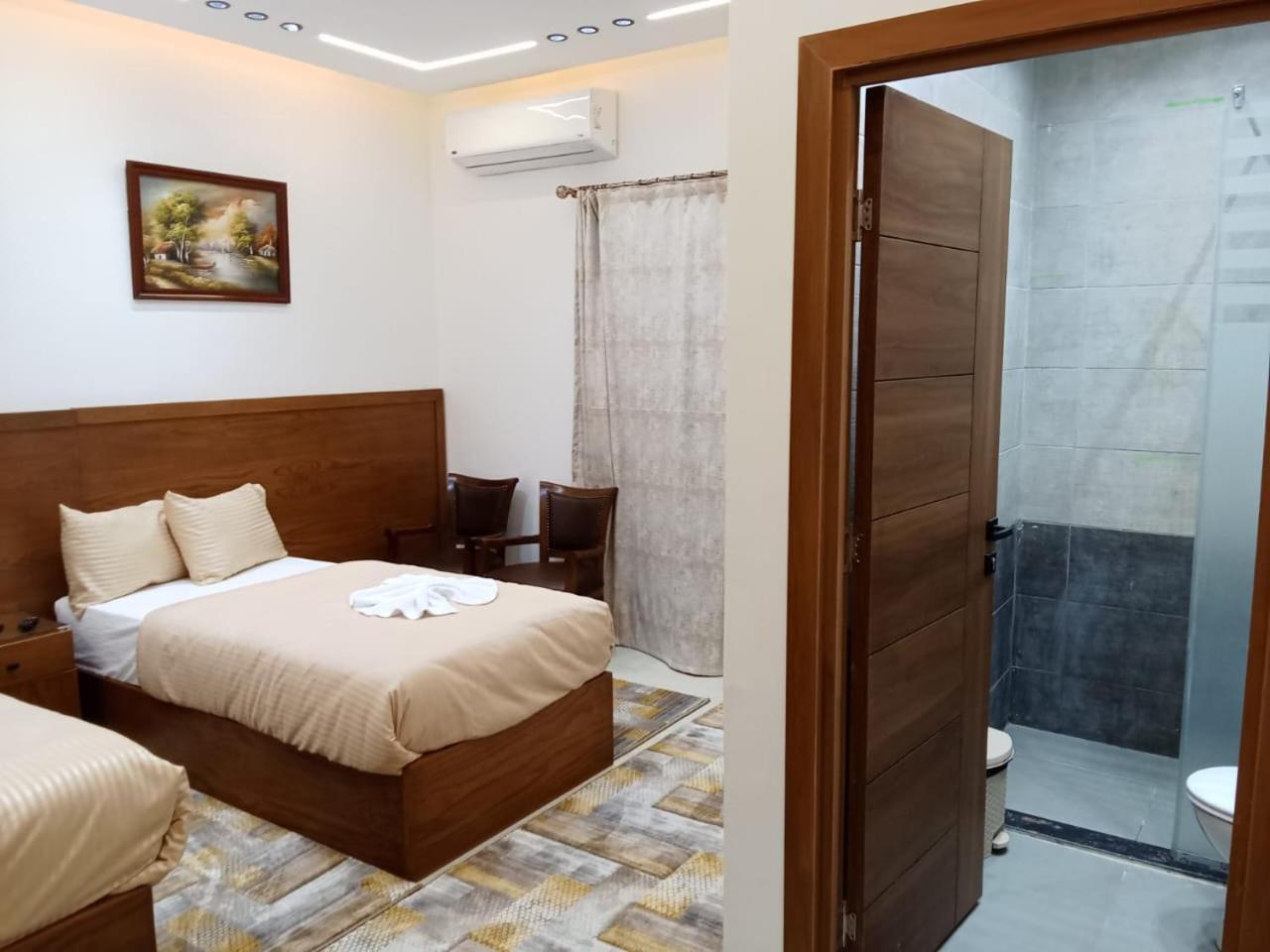 New Panorama Inn - Photo 41